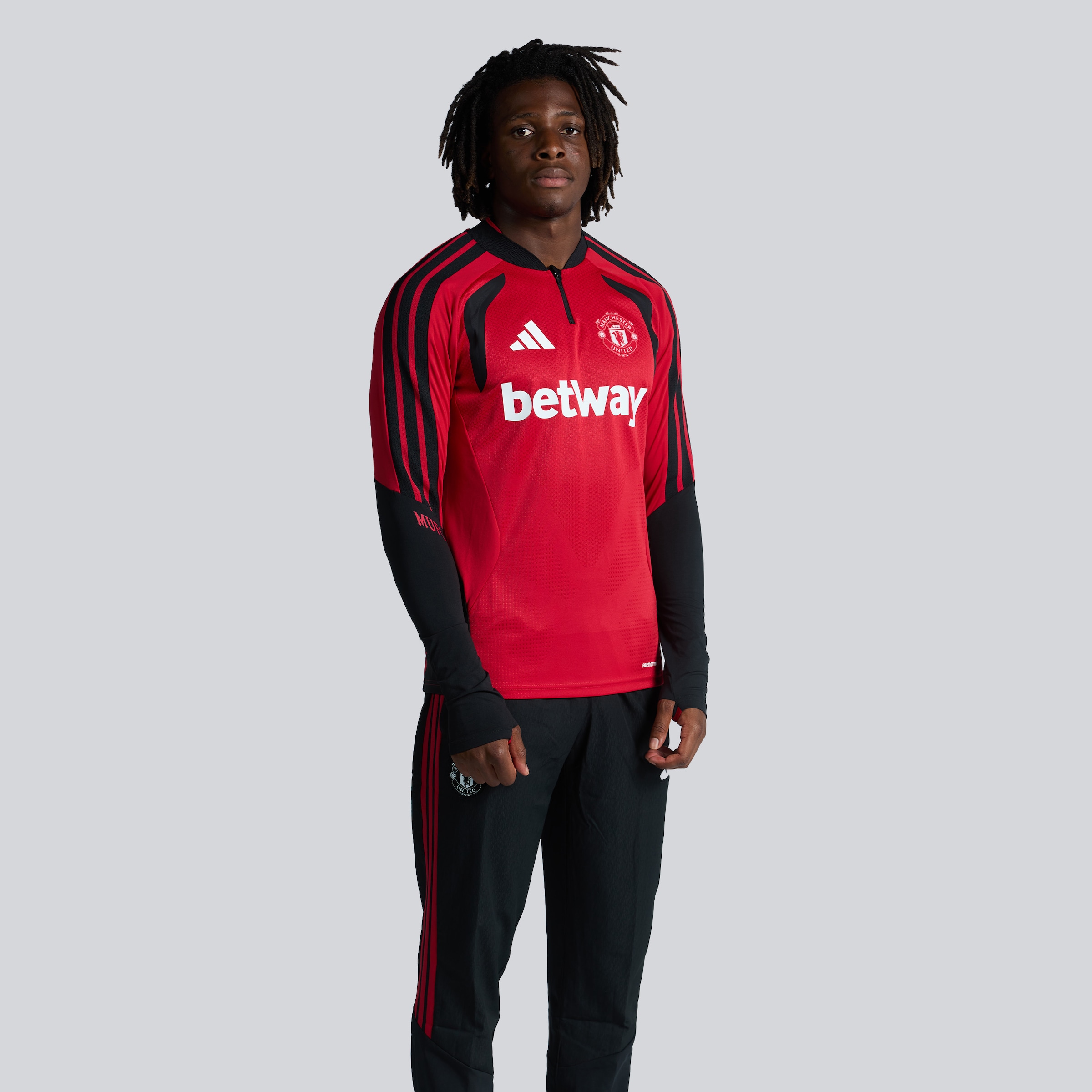 Manchester United 26/27 Training Tiro Authentic Top Red (Sponsored) Red Detail [3-6]
