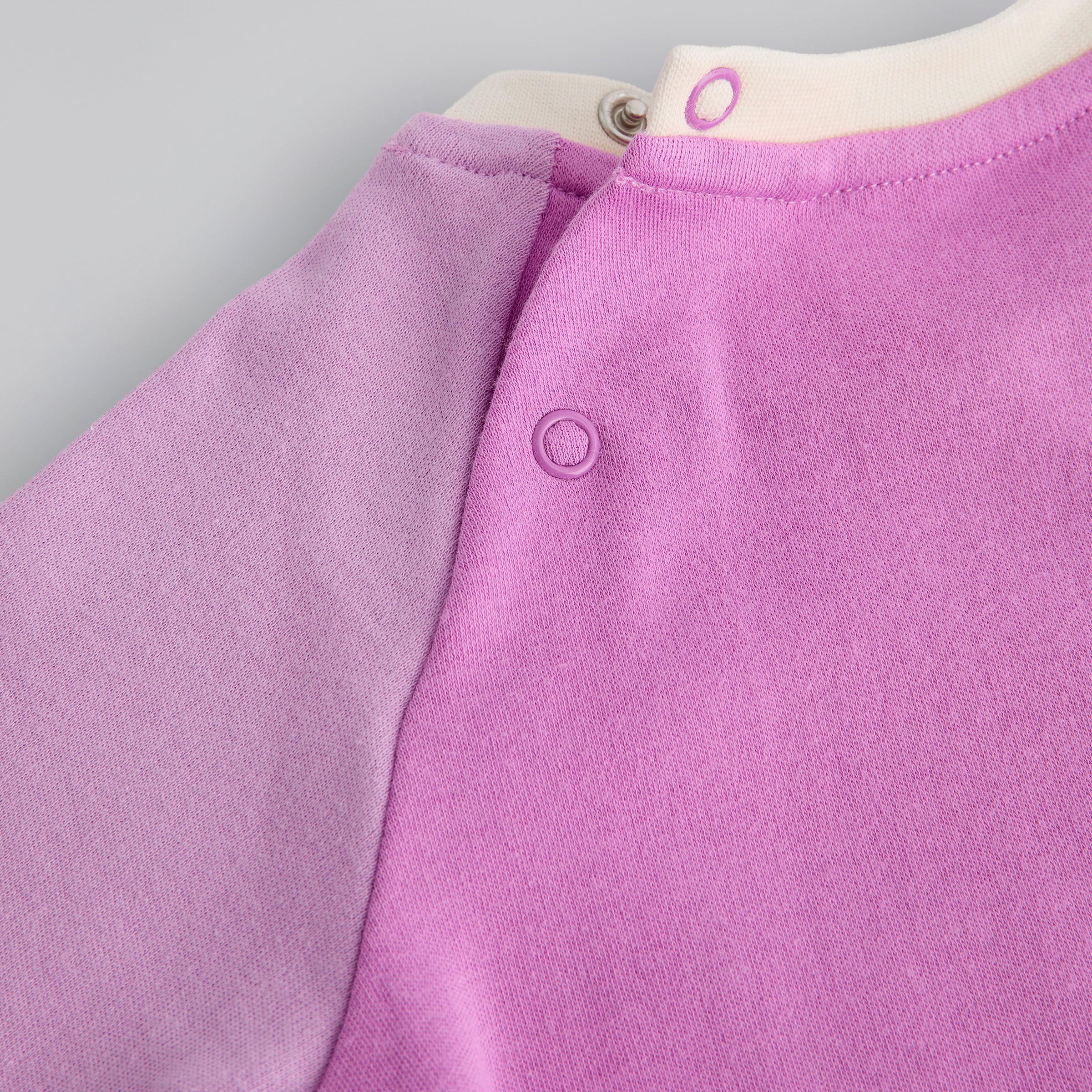 Manchester United Baby Goalkeeper Sleepsuit Pink Rosa Detail [4-4]