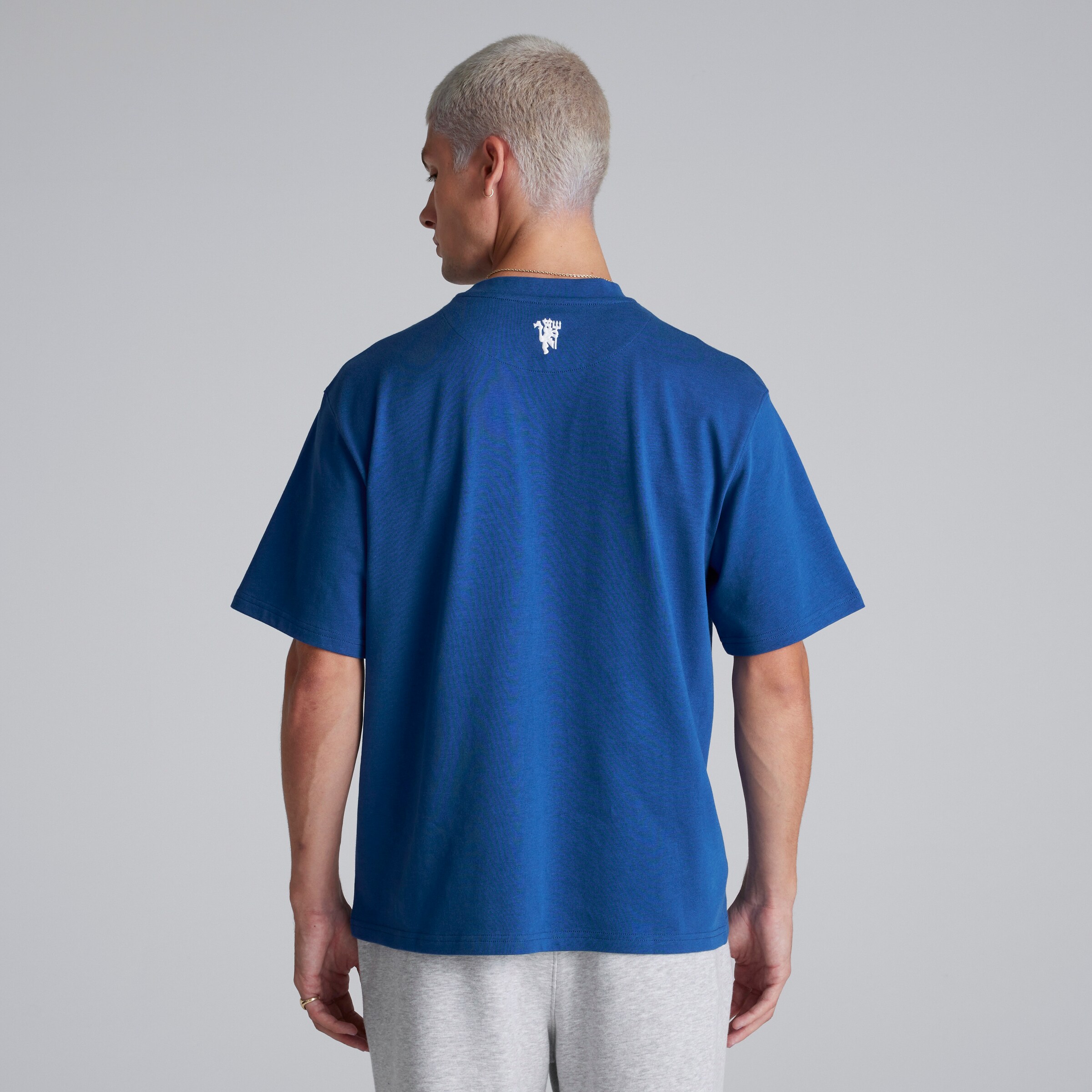 Manchester United Mens MUFC T-Shirt Blue Blue Detail [2-6]
