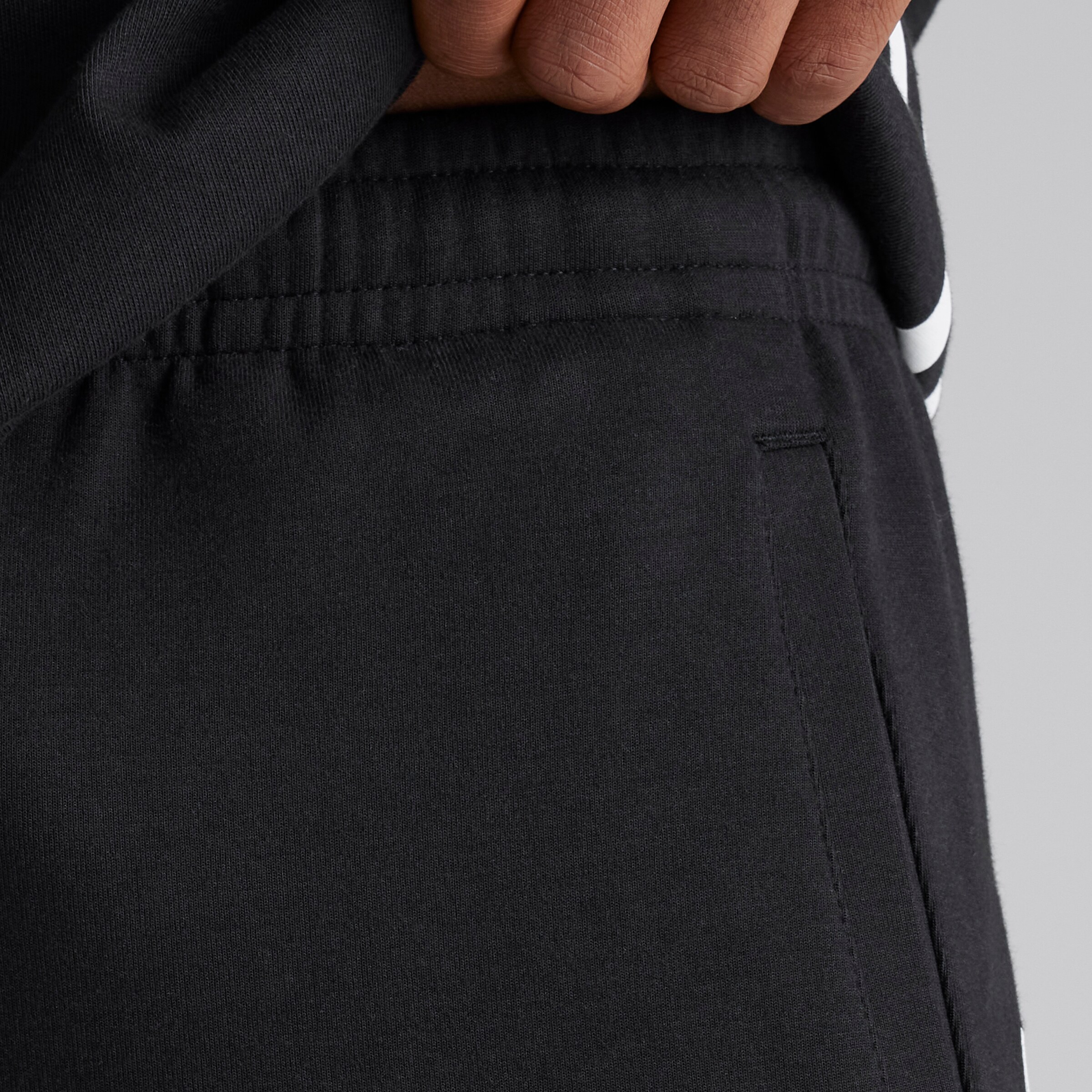 Manchester United x adidas Jogging Future Icons 3-Stripes Noir Noir Détail [5-5]