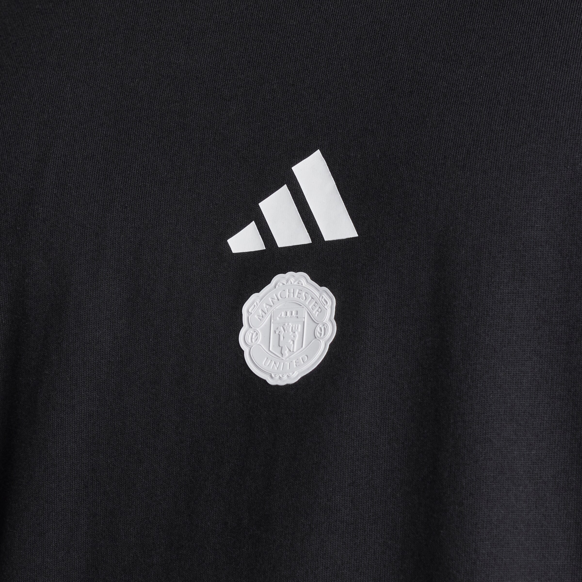 Manchester United x adidas Future Icons Short T-Shirt Black Noir Détail [5-5]