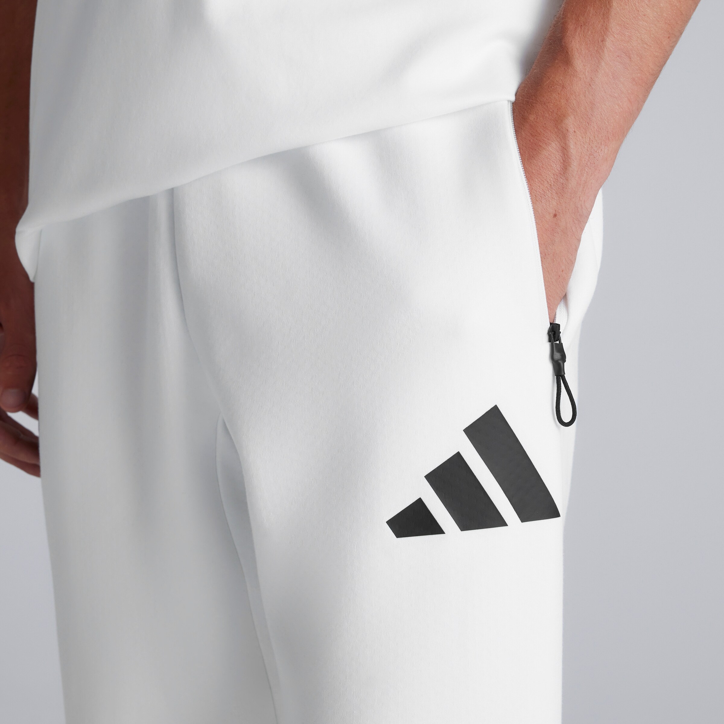 Manchester United x adidas Z.N.E. Tracksuit Bottoms White White Detail [4-6]