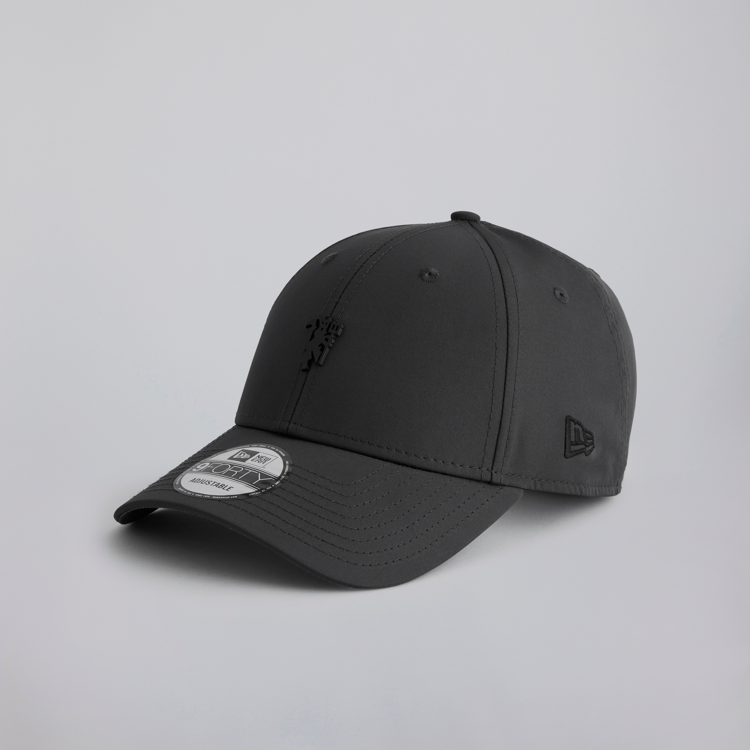 Manchester United x New Era 9Forty Metal Devil Cap Charcoal 细节 [3-5]