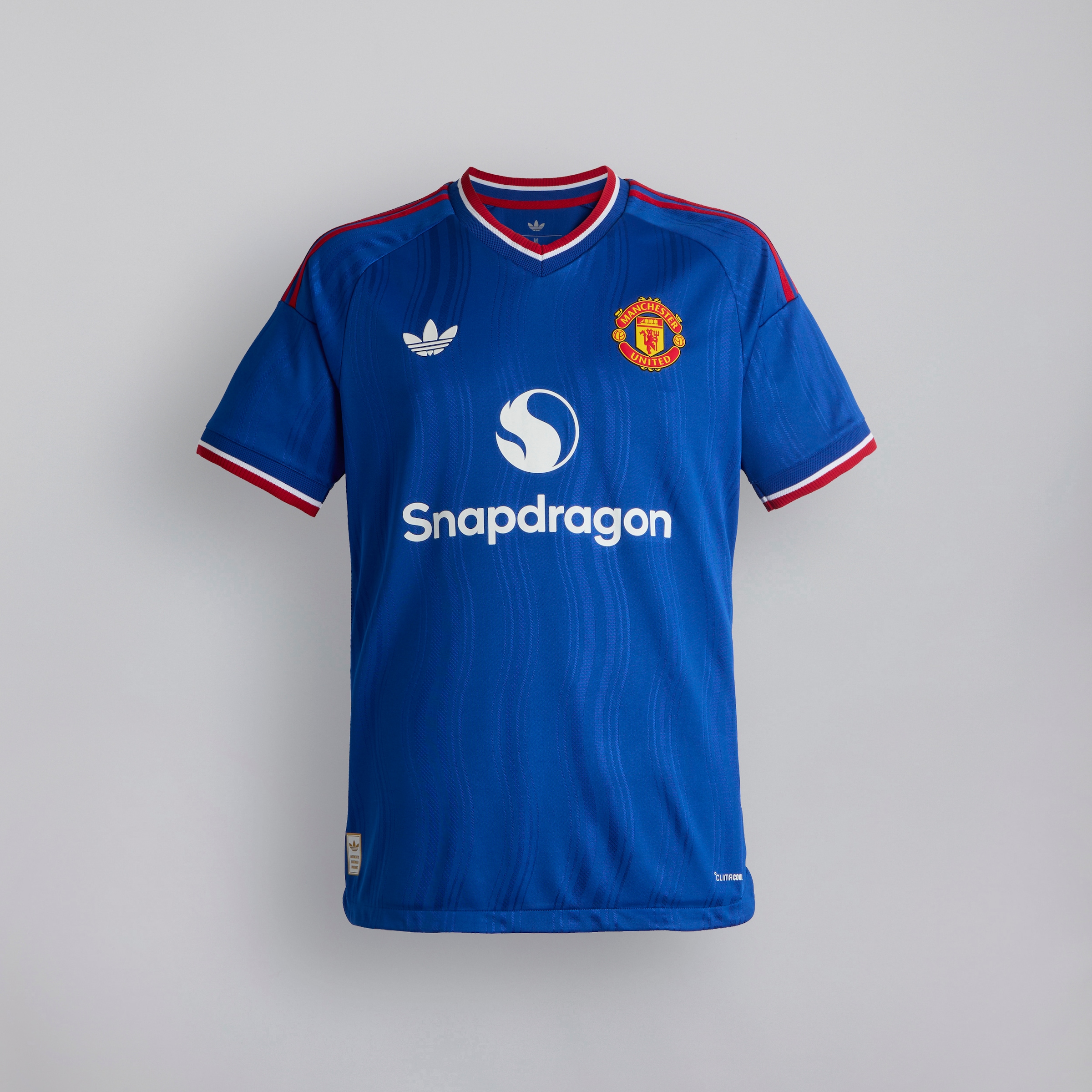 Manchester United 26/27 Away Authentic Jersey with Cunha 10 UCL Printing & Badge Bleu Détail [2-6]