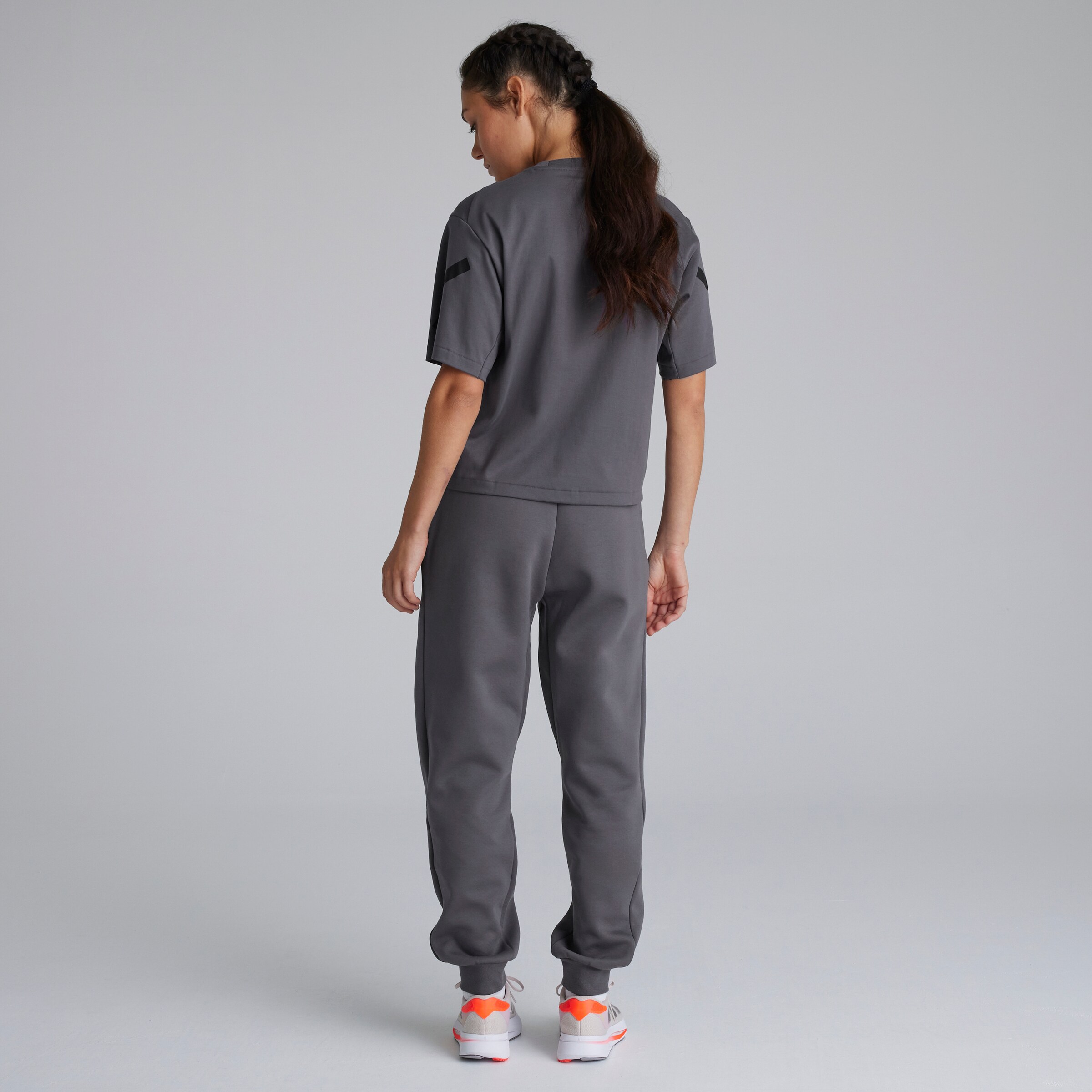 Manchester United x adidas Womens Z.N.E. Tracksuit Bottoms Grey Gris Détail [2-7]