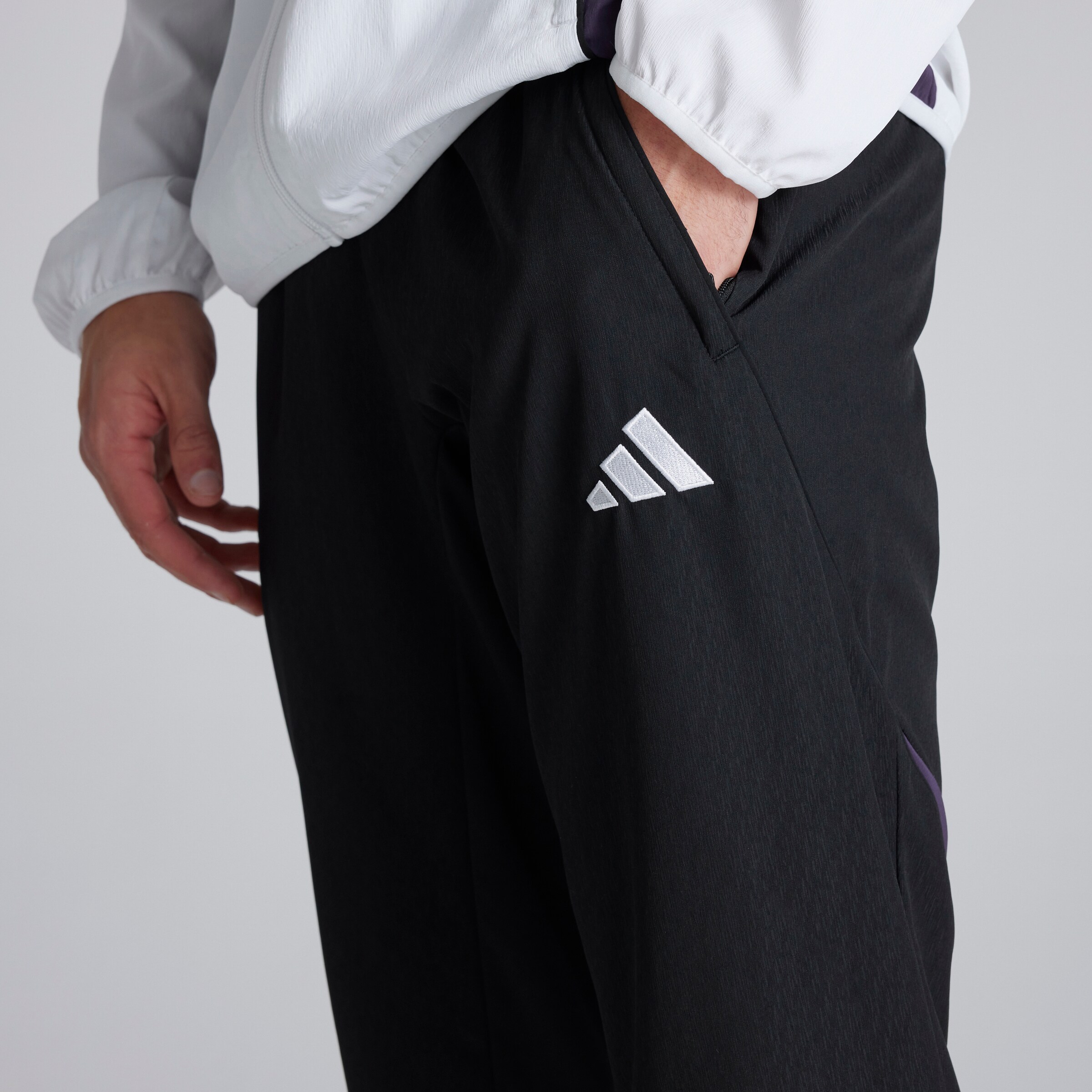 Manchester United Tiro 25 Competition Presentation Tracksuit Bottoms Noir Détail [4-7]