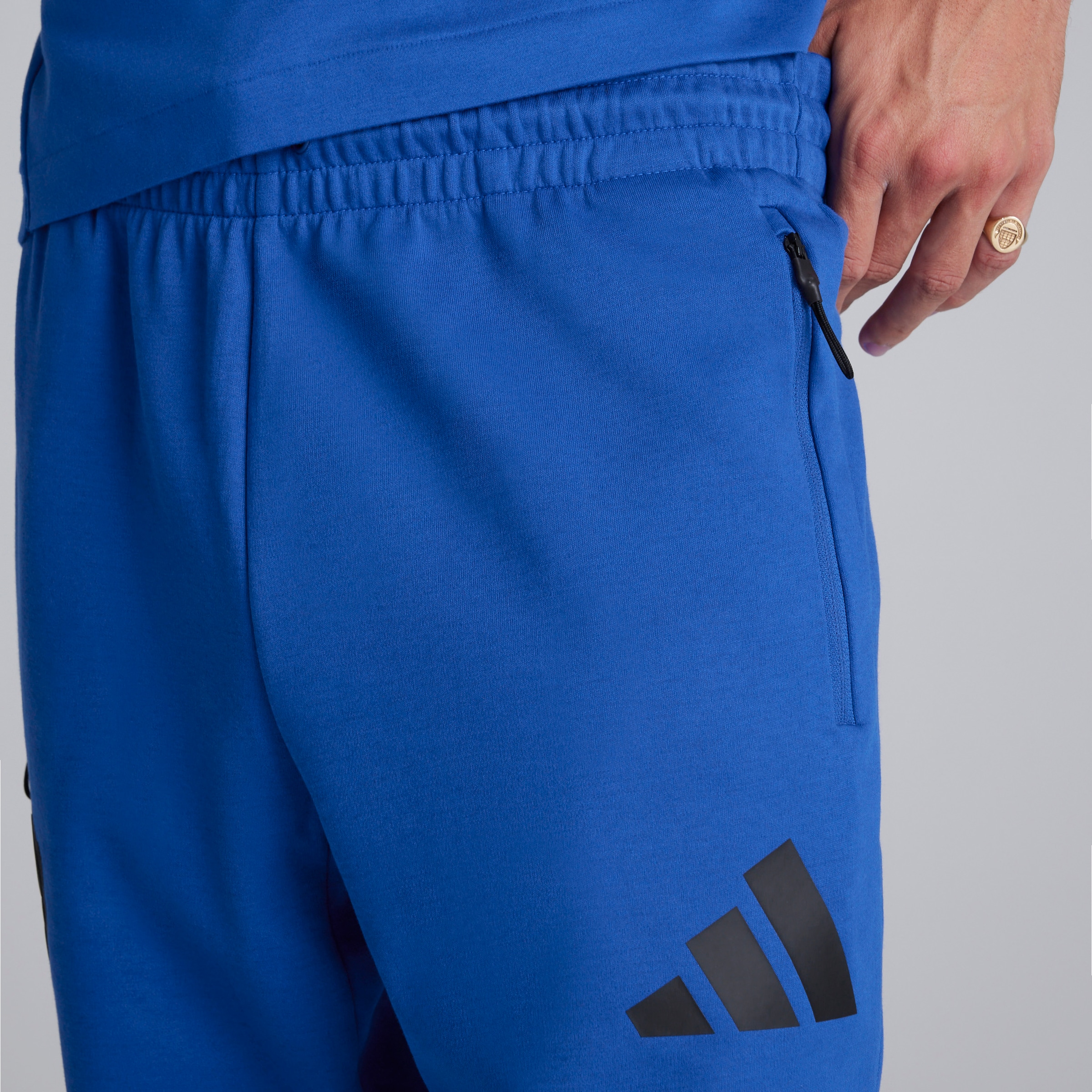 Manchester United x adidas Z.N.E. Tracksuit Bottoms Blue Blue Detail [5-6]