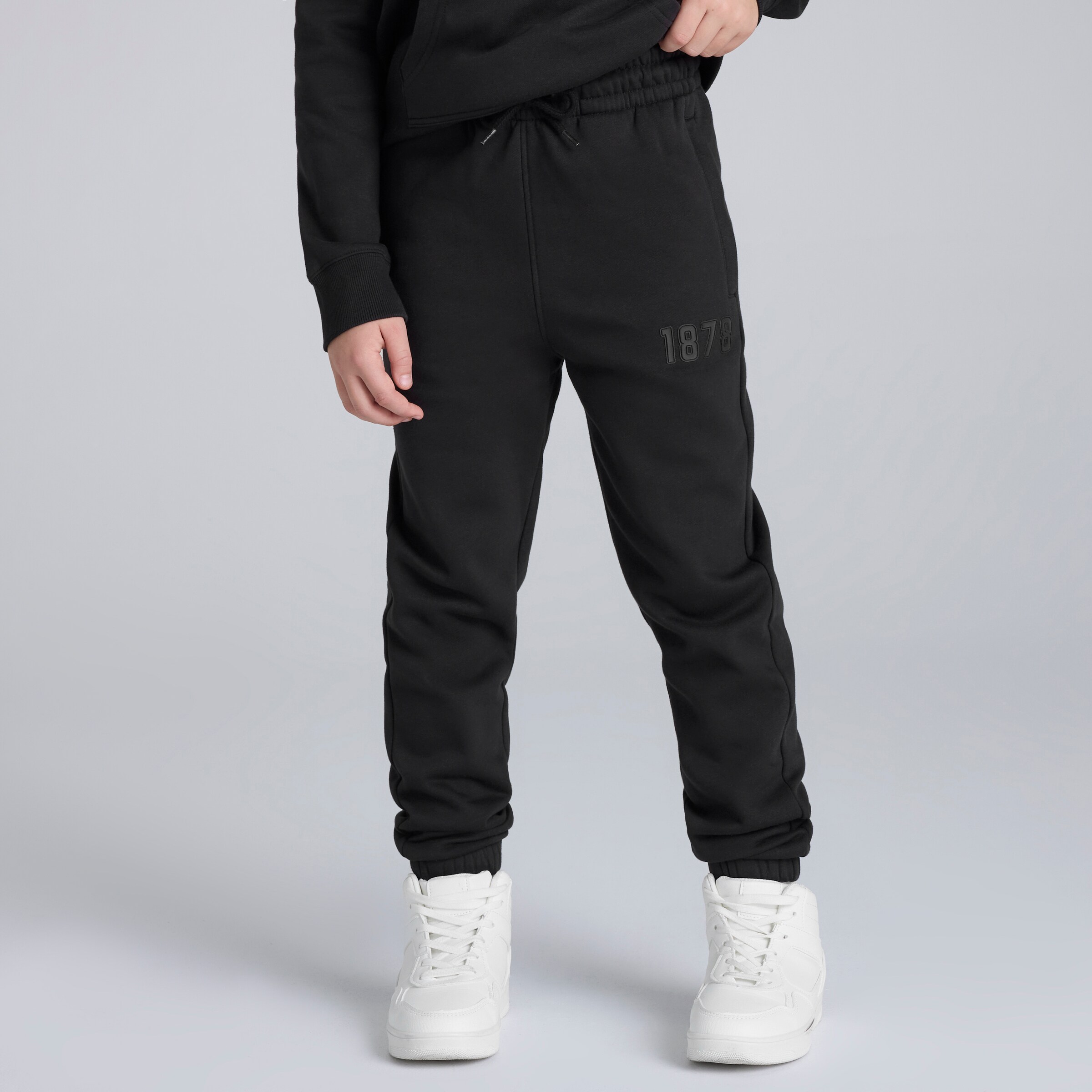 Manchester United Kids 1878 Joggers Black Black Detail [2-4]