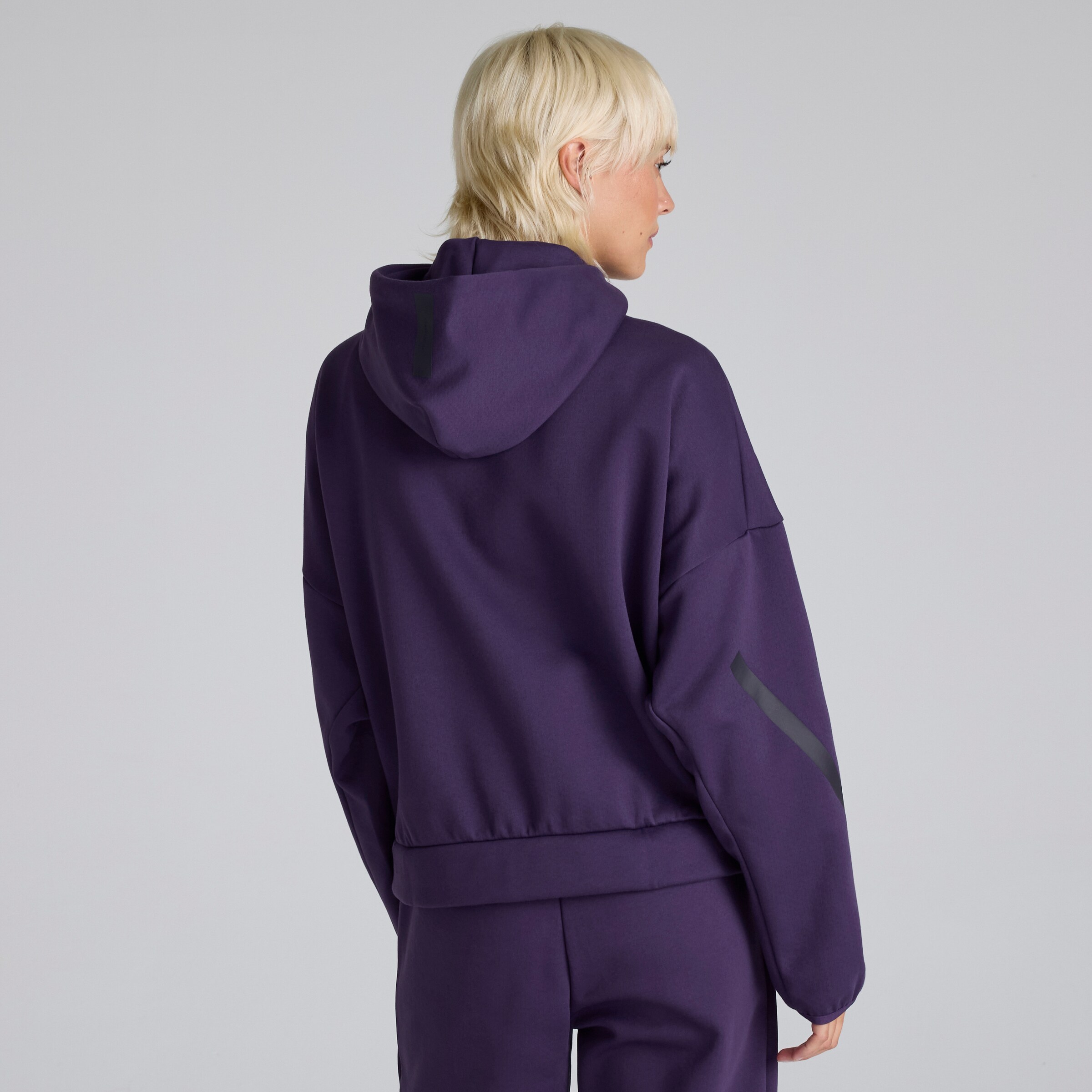 Manchester United x adidas Womens Z.N.E. Full-Zip Hoodie Purple Purple Detail [2-6]