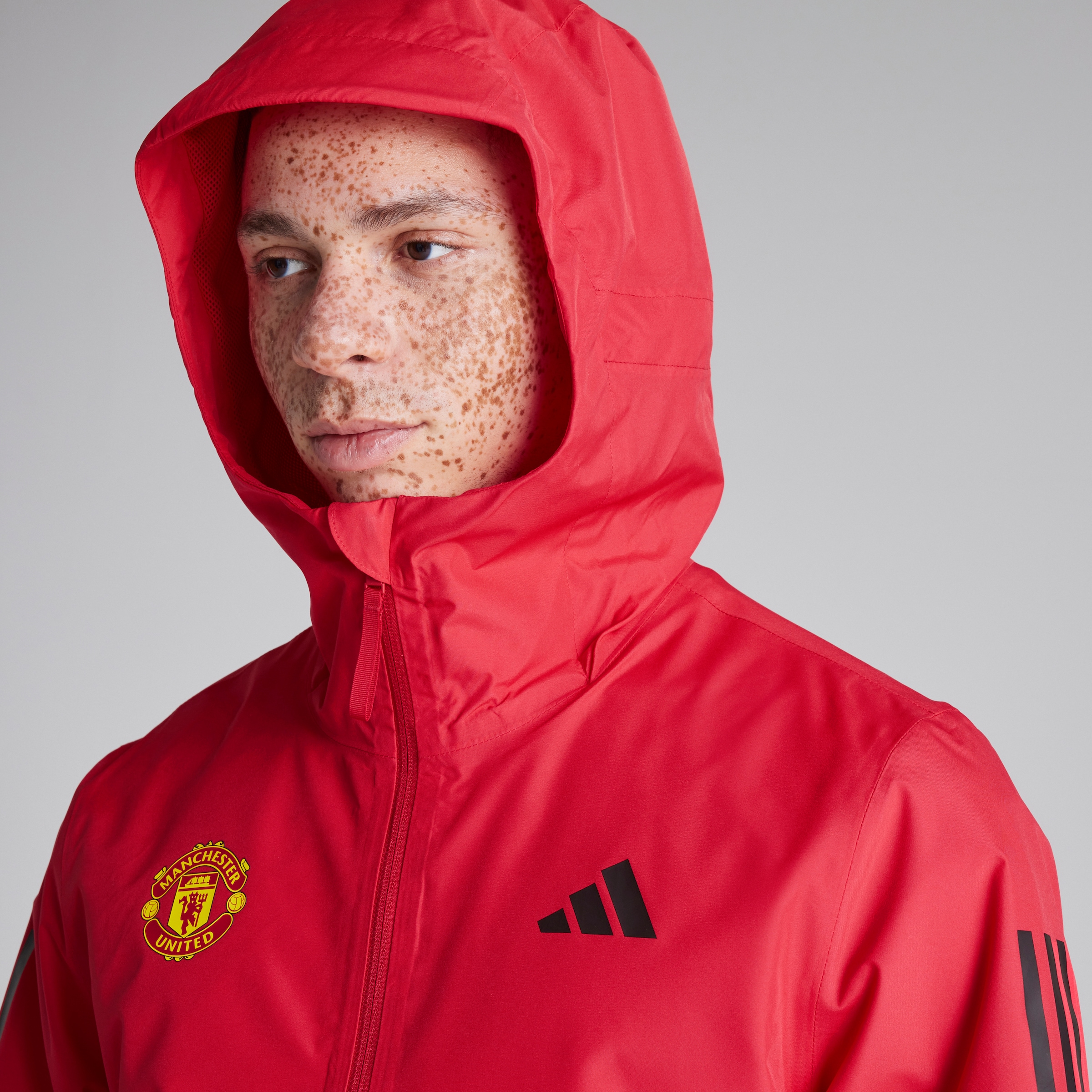 Manchester United ナイロンジャケット　adidas adidas Manchester United Z.N.E. Men's Jacket Real Red Soccer