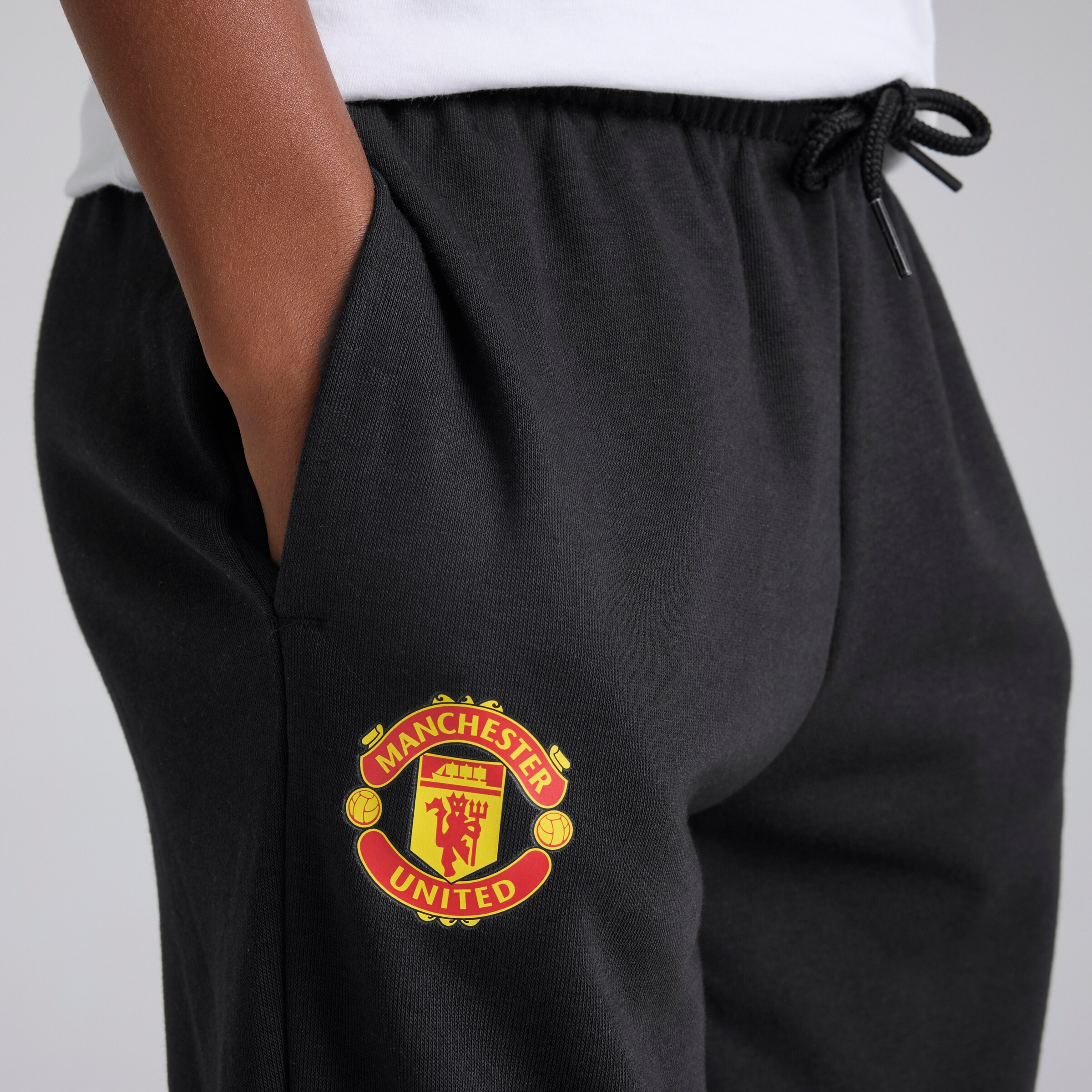 Manchester United x adidas Kids Colourblock Tracksuit Red Red Detail [6-6]