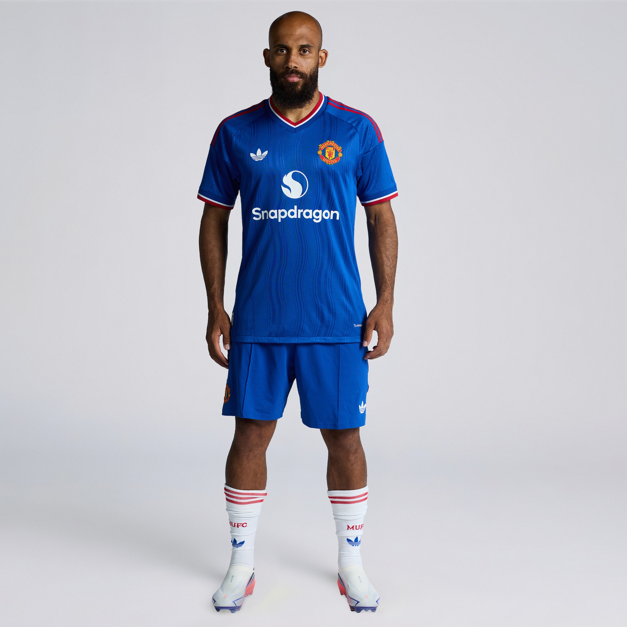 Manchester United 26/27 Away Authentic Jersey 蓝色 细节 [3-5]