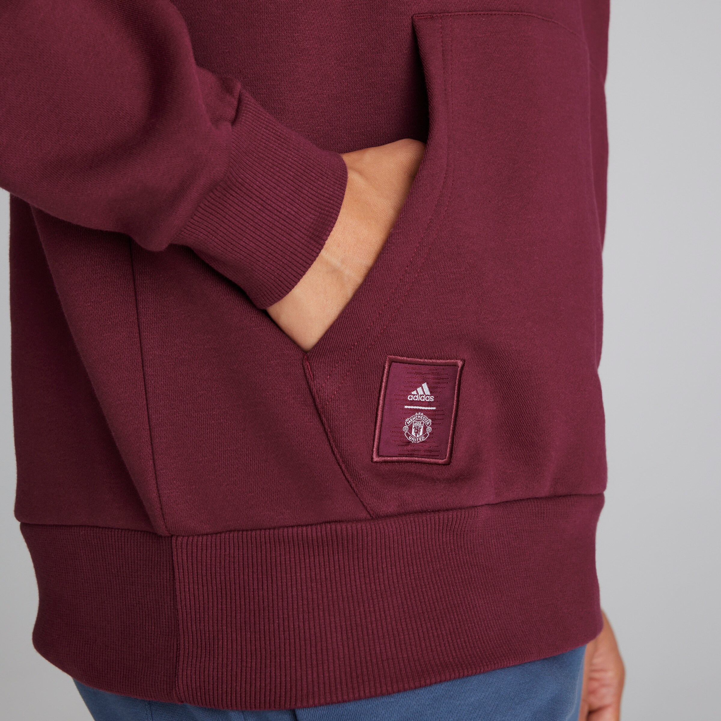 Manchester United x adidas SZNL Overhead Hoodie Red Red Detail [8-8]