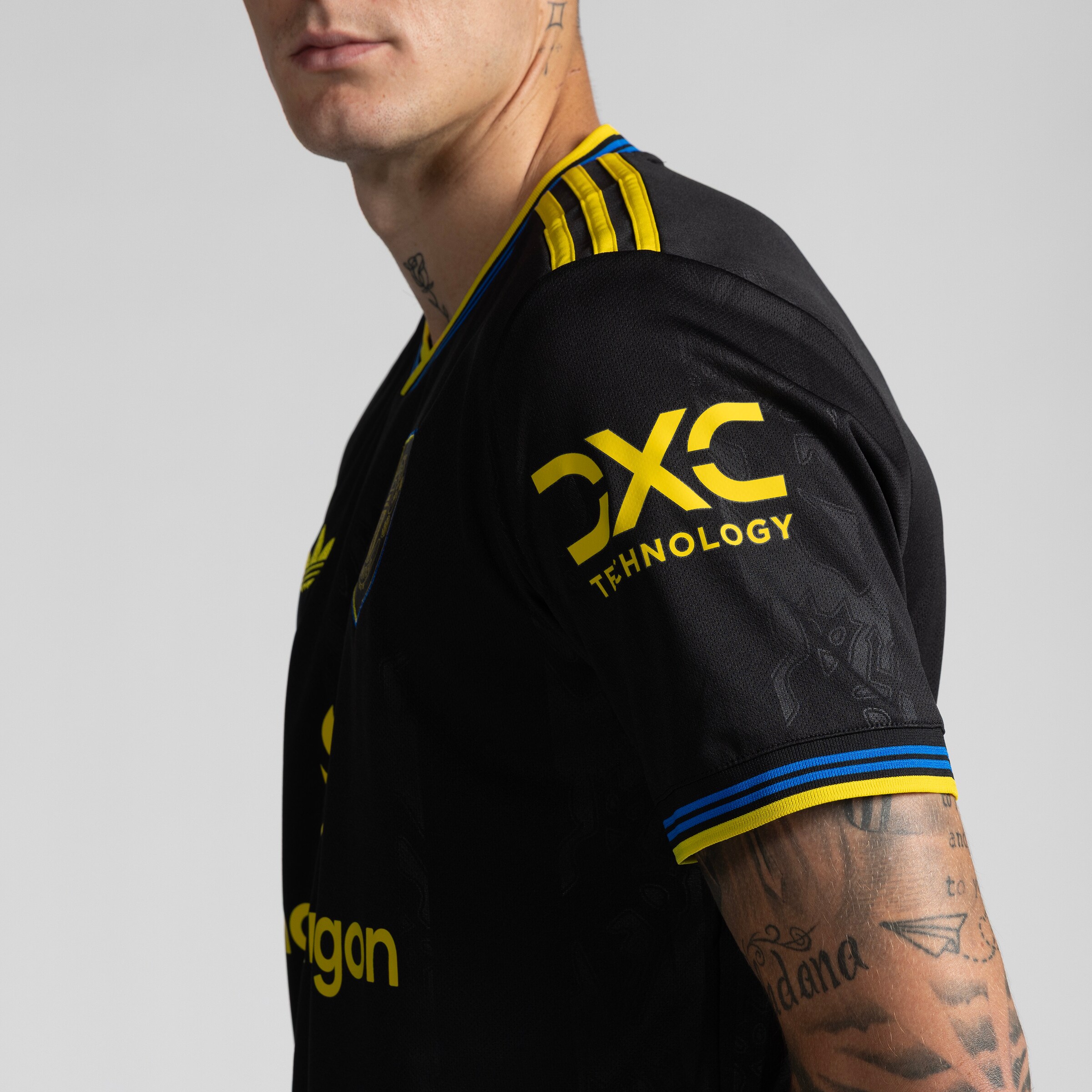 Manchester United 25/26 Third Jersey with Sesko 30 Club Printing Black Detail [4-5]