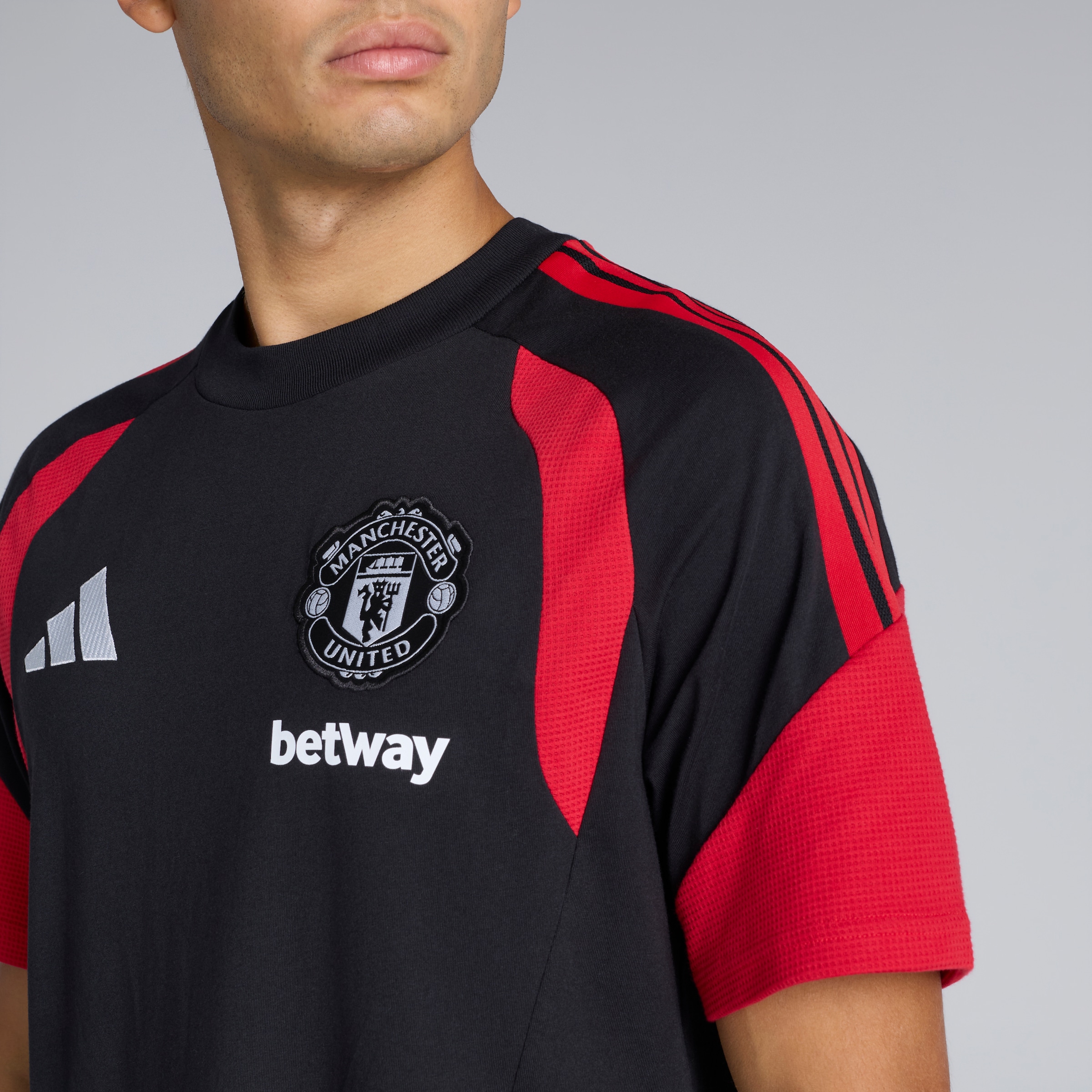 Manchester United 26/27 Training Tiro T-Shirt Black (Sponsored) 검정색 세부 사항 [4-5]