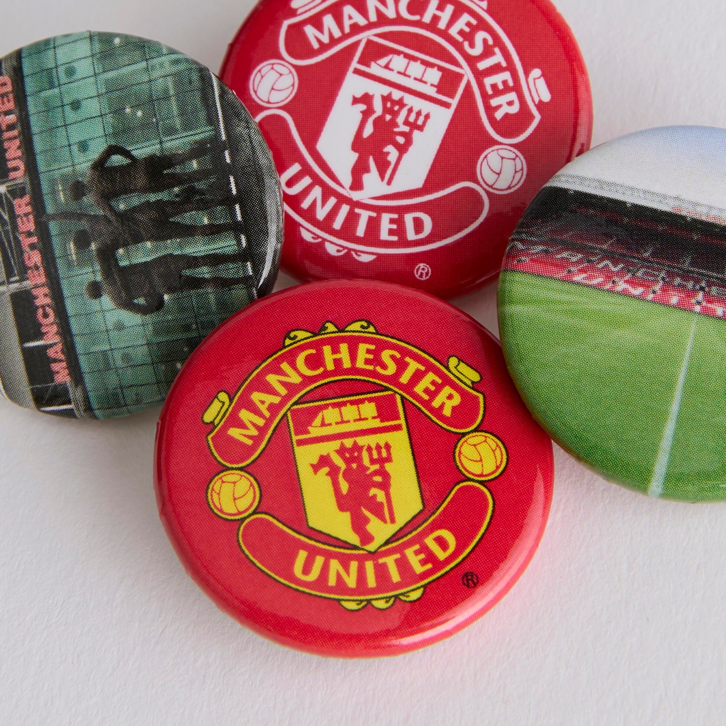 Manchester United Button Badge Set 4 Pack Multi 다색 세부 사항 [4-4]