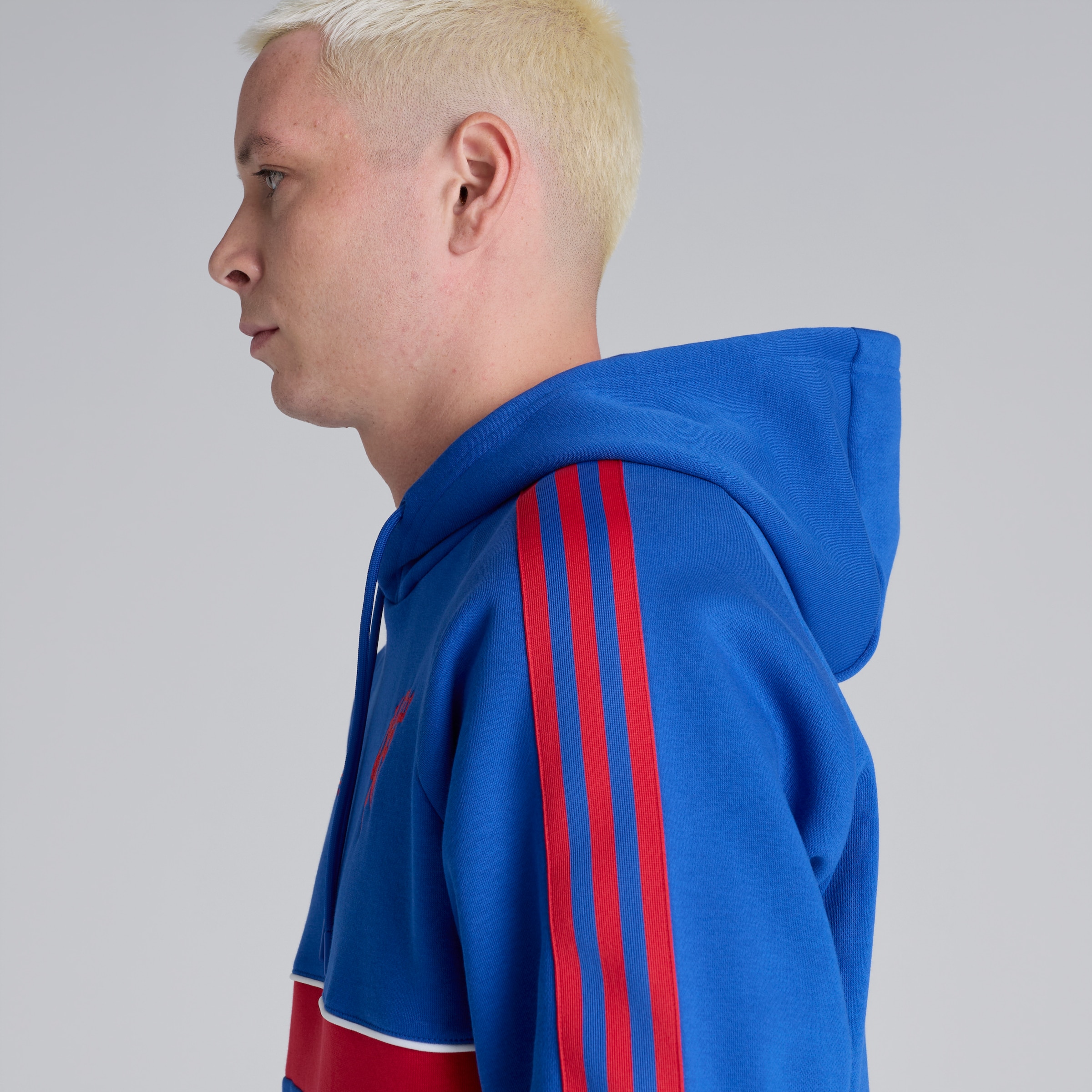 Manchester United x adidas Originals Hoodie Blue 蓝色 细节 [5-6]