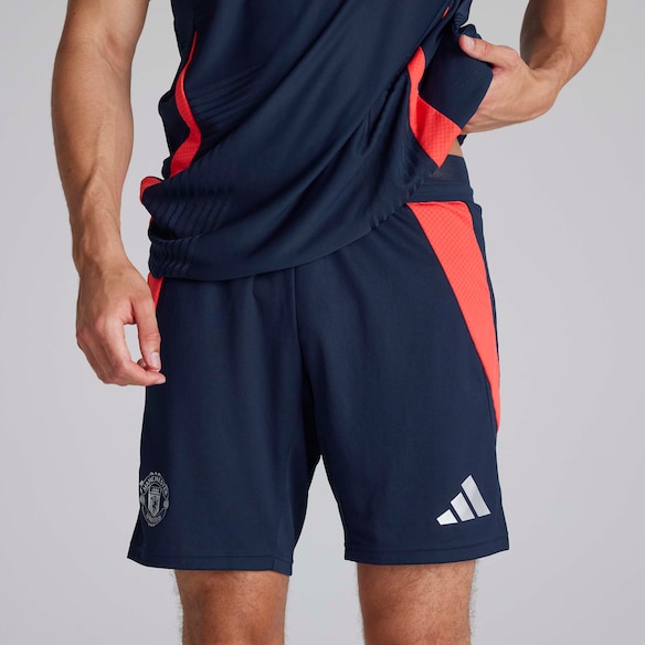 Manchester United Tiro 24 Short de Entrenamiento Pro Azul Marino Azul
