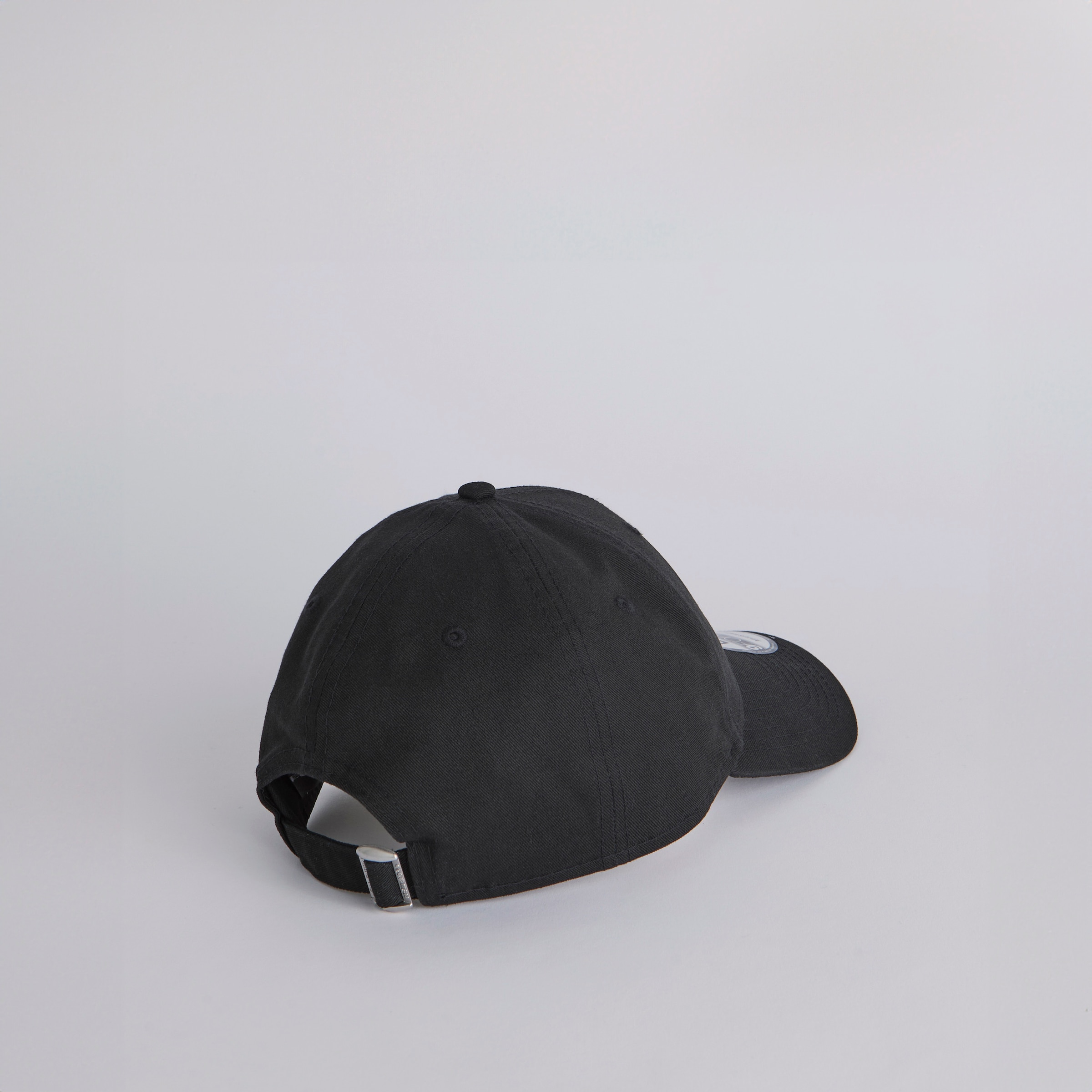 Buy Manchester United X New Era Core 9Forty Cap Black | Manchester ...