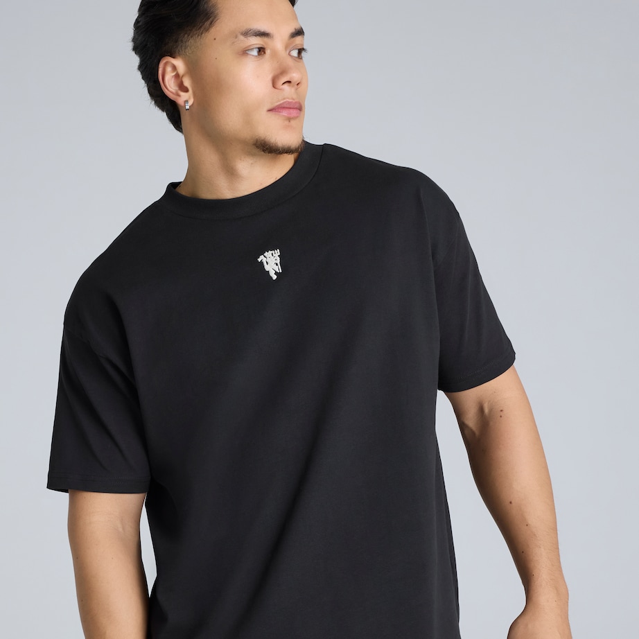 Manchester United Hated Adored Never Ignored T-Shirt Black