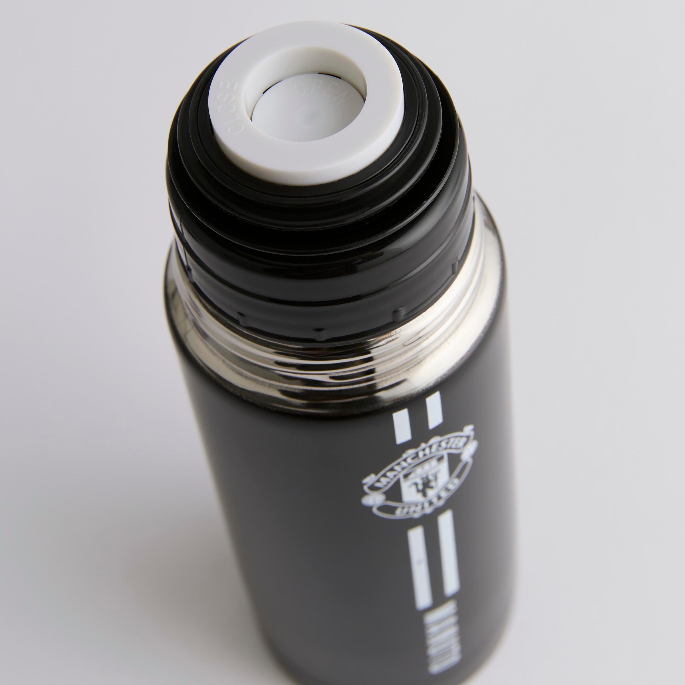 Manchester United Core Stripe Thermal Flask Black Detail [4-4]