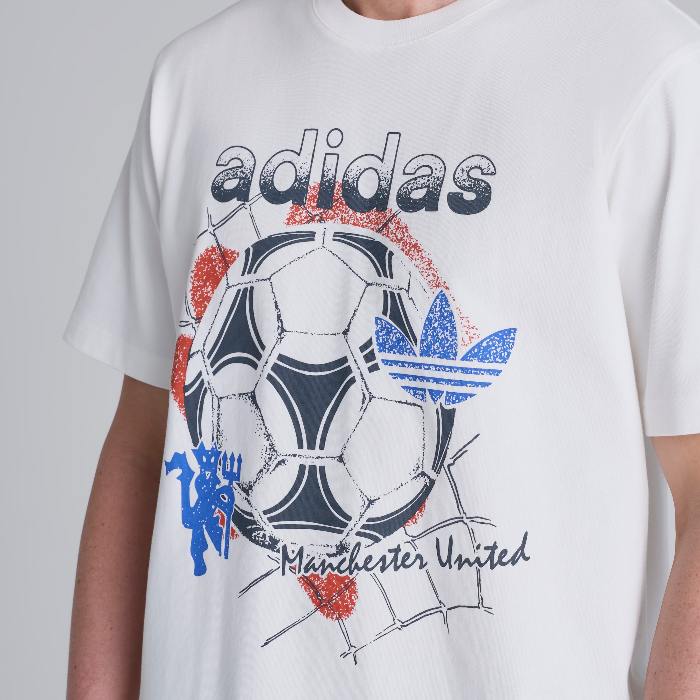 Manchester United x adidas Originals Graphic T-Shirt White 白色 细节 [4-5]