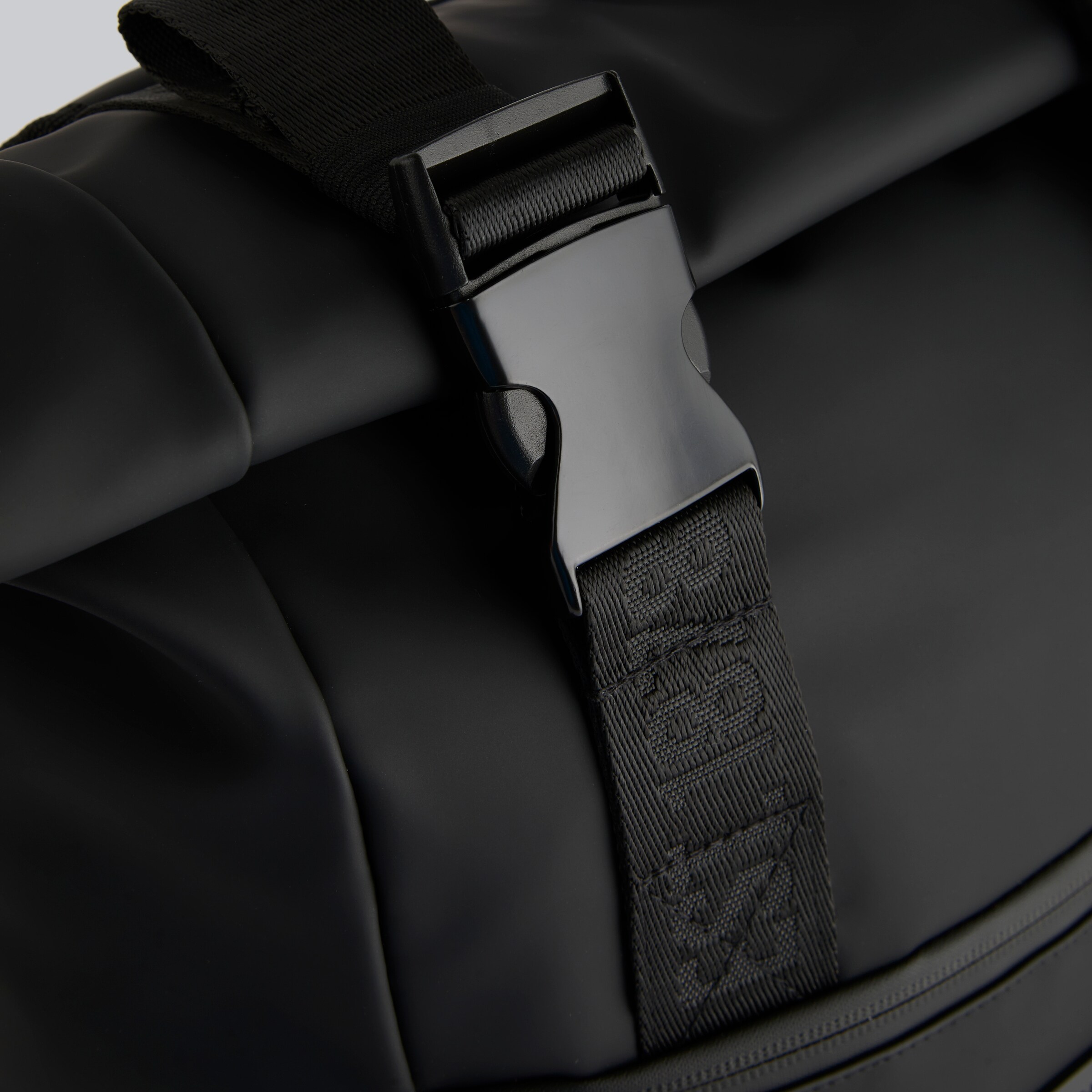 Manchester United Executive Rolltop Backpack Black Black Detail [4-4]