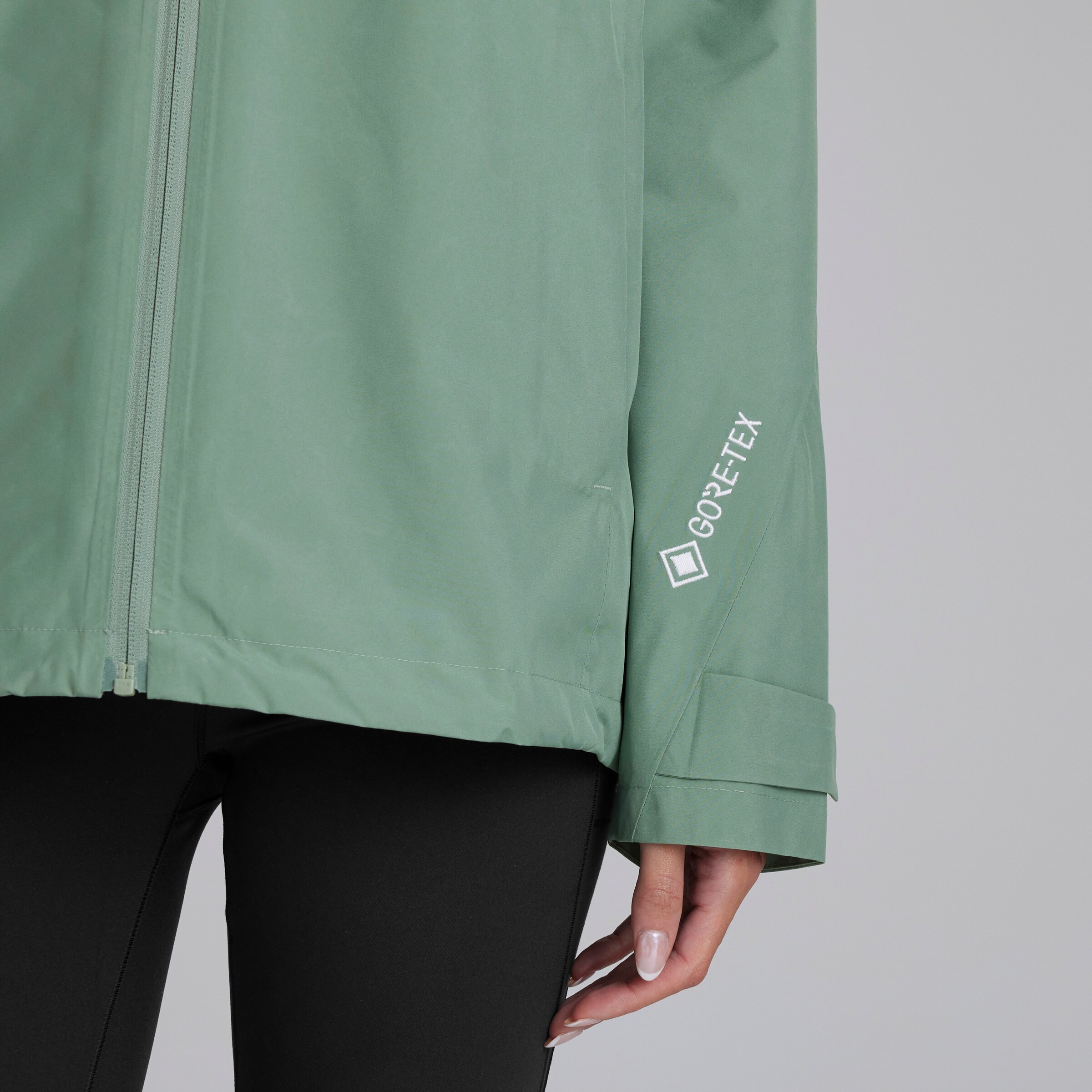 Manchester United x adidas Womens Terrex Xperior 2L GORE-TEX Performance Jacket Green Green Detail [4-5]