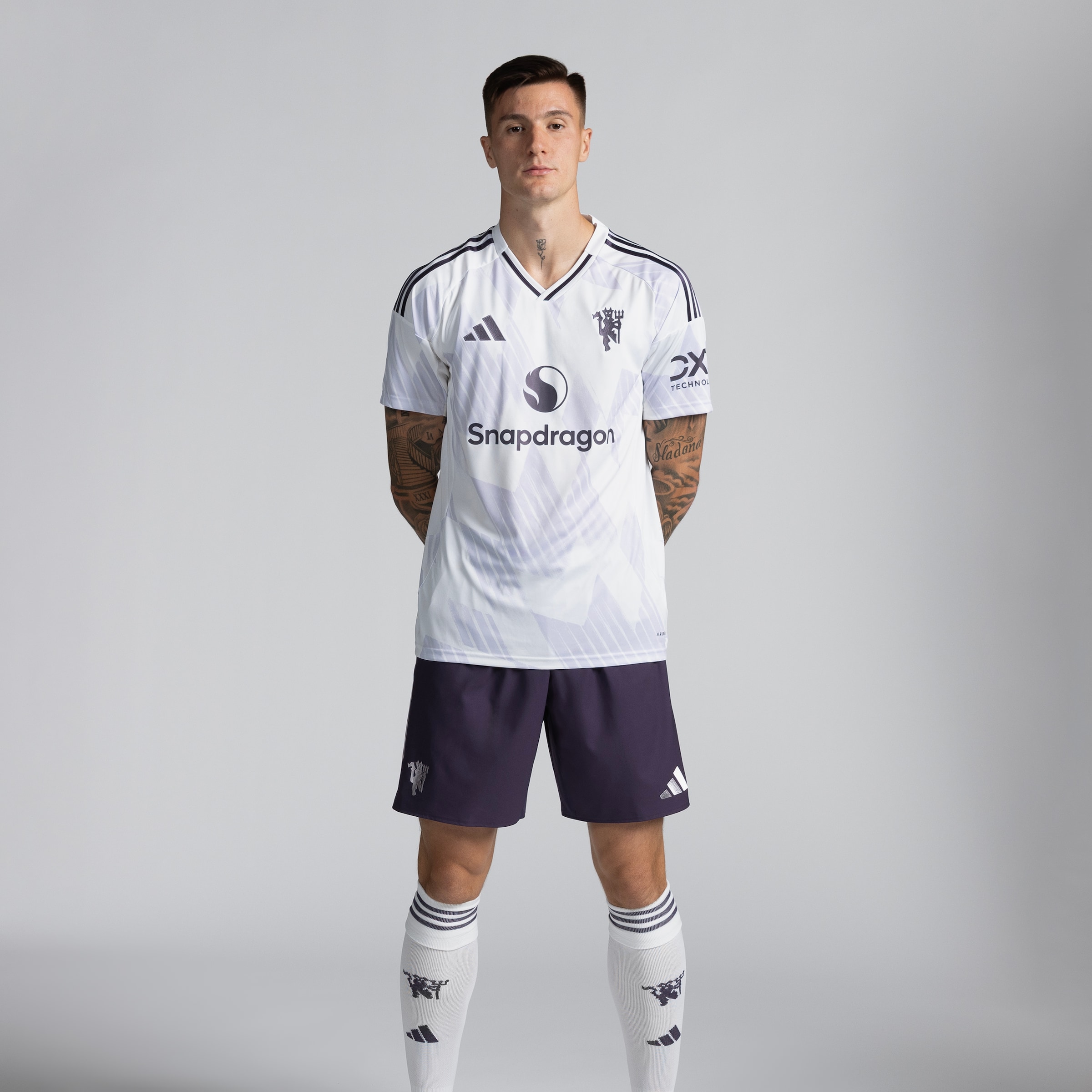 Manchester United 25/26 Away Jersey with Sesko 30 Club Printing White Detail [3-5]