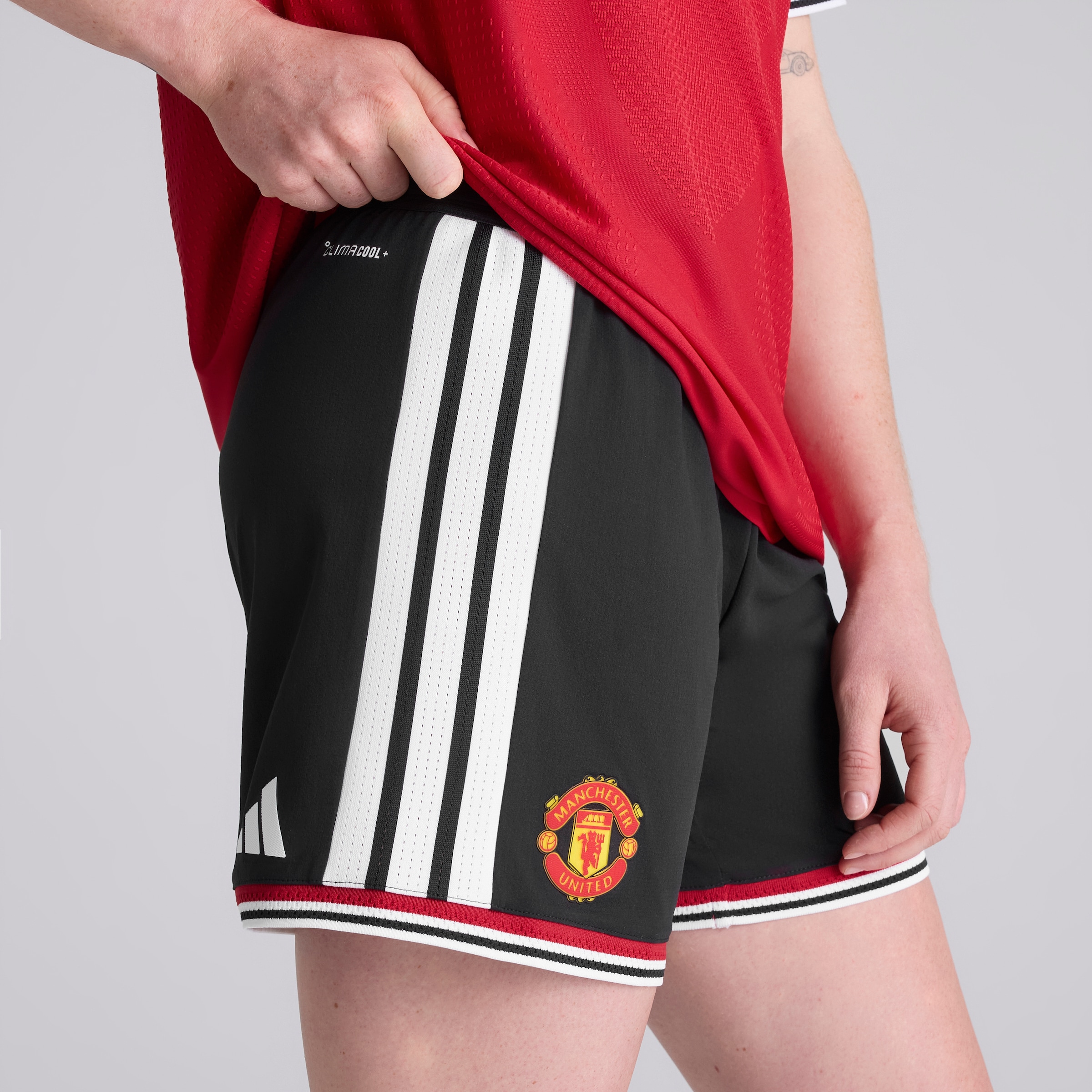 Manchester United Womens 26/27 Home Authentic Shorts Black 黑色 细节 [4-5]
