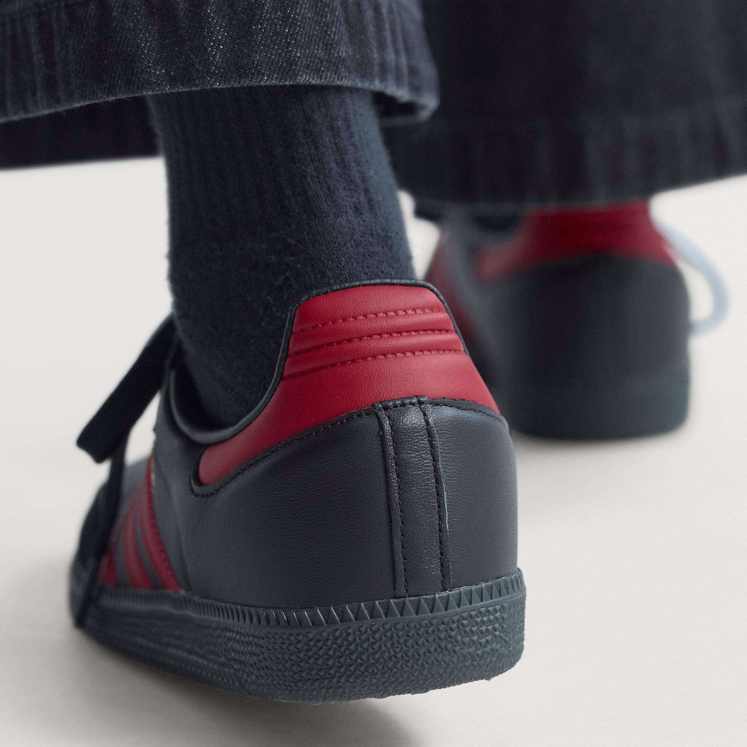 Manchester United x Adidas Samba Black Black Detail [7-7]