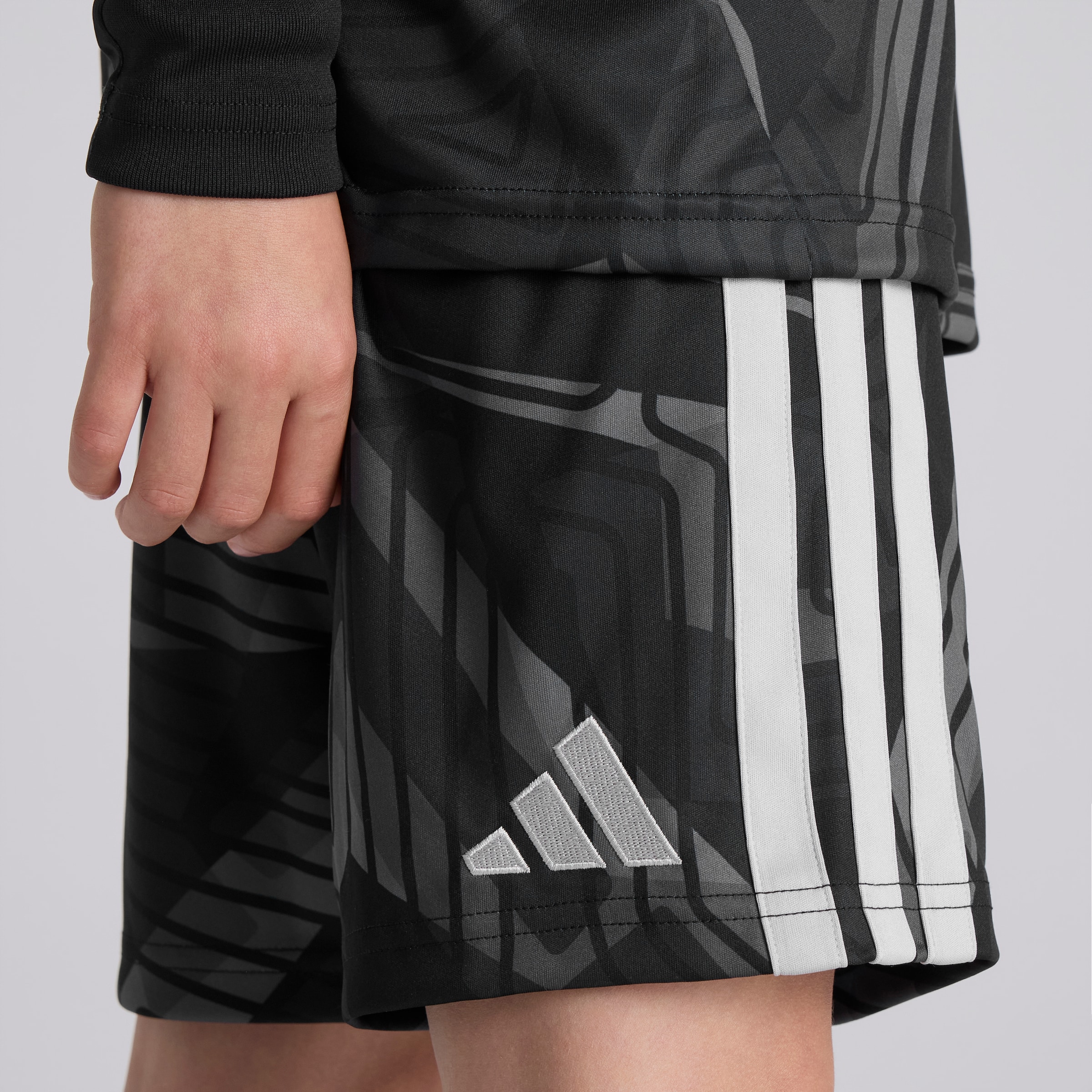 Manchester United Kids 26/27 Home Goalkeeper Shorts Black Noir Détail [5-5]