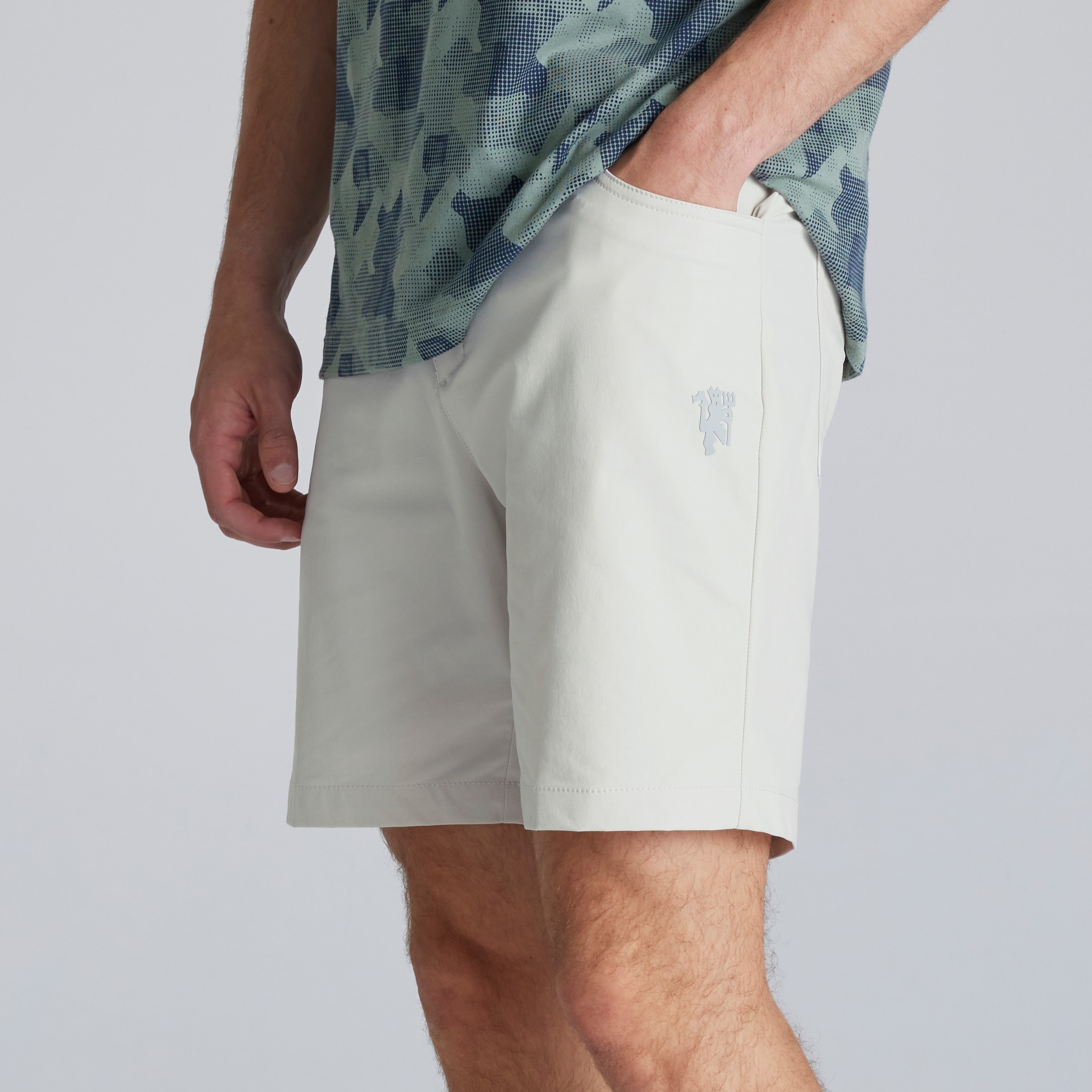 Manchester United x adidas Golf Ultimate365 5-Pocket Golf Shorts Cream Beige