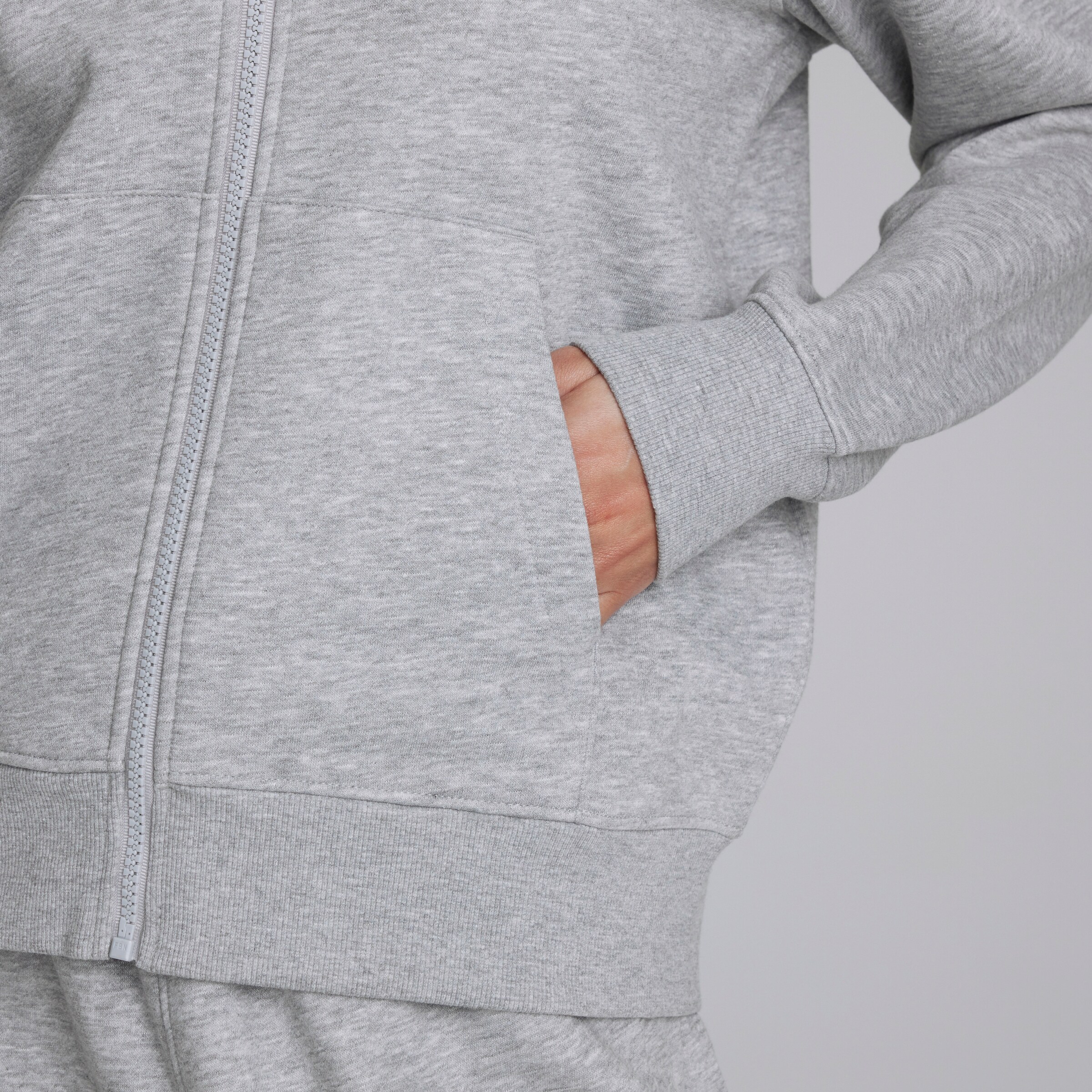 Manchester United Womens Varsity Full Zip Hoodie Grey Grey Detail [4-5]