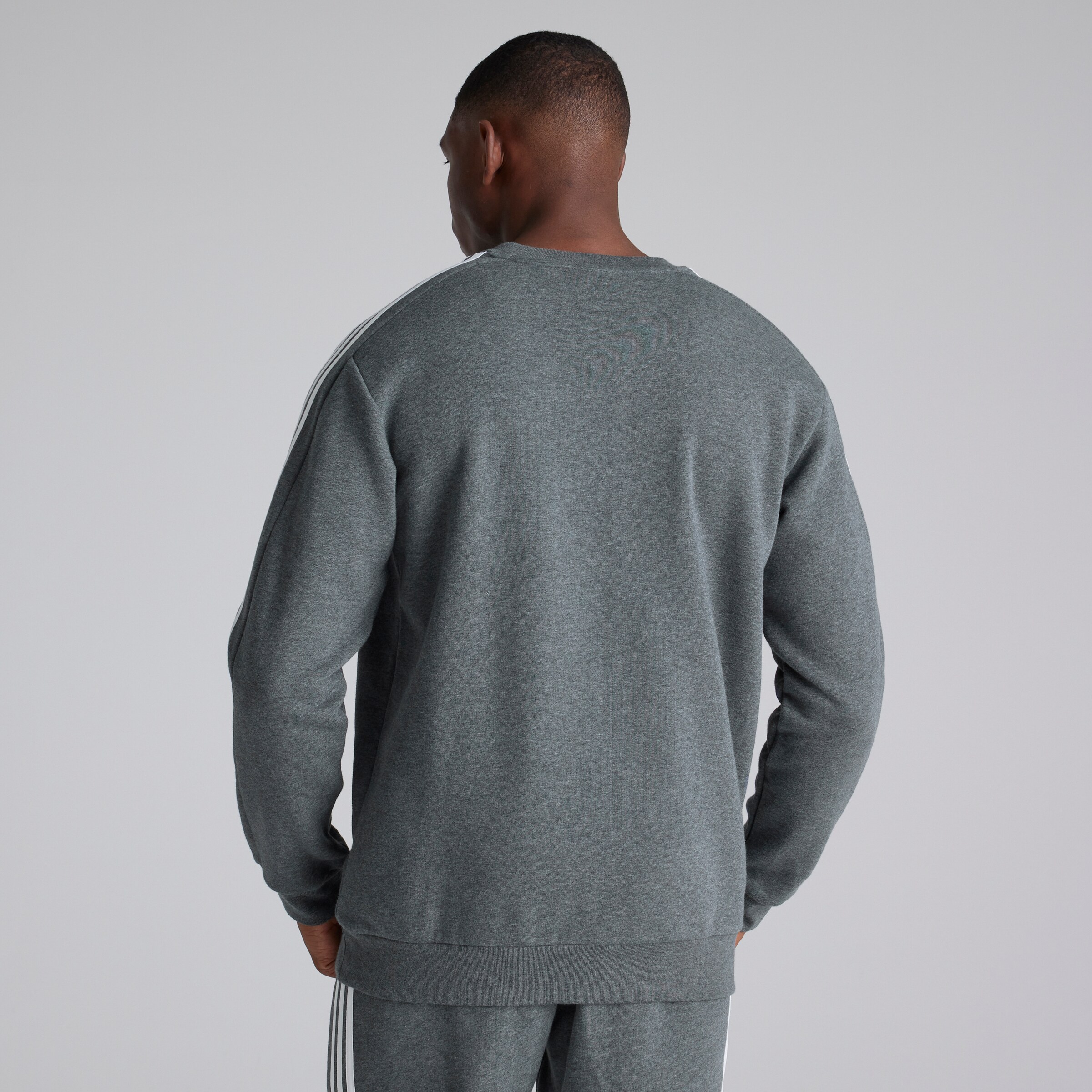 Manchester United x adidas Mens Essentials Fleece 3-Stripes Sweatshirt Grey Détail [2-7]