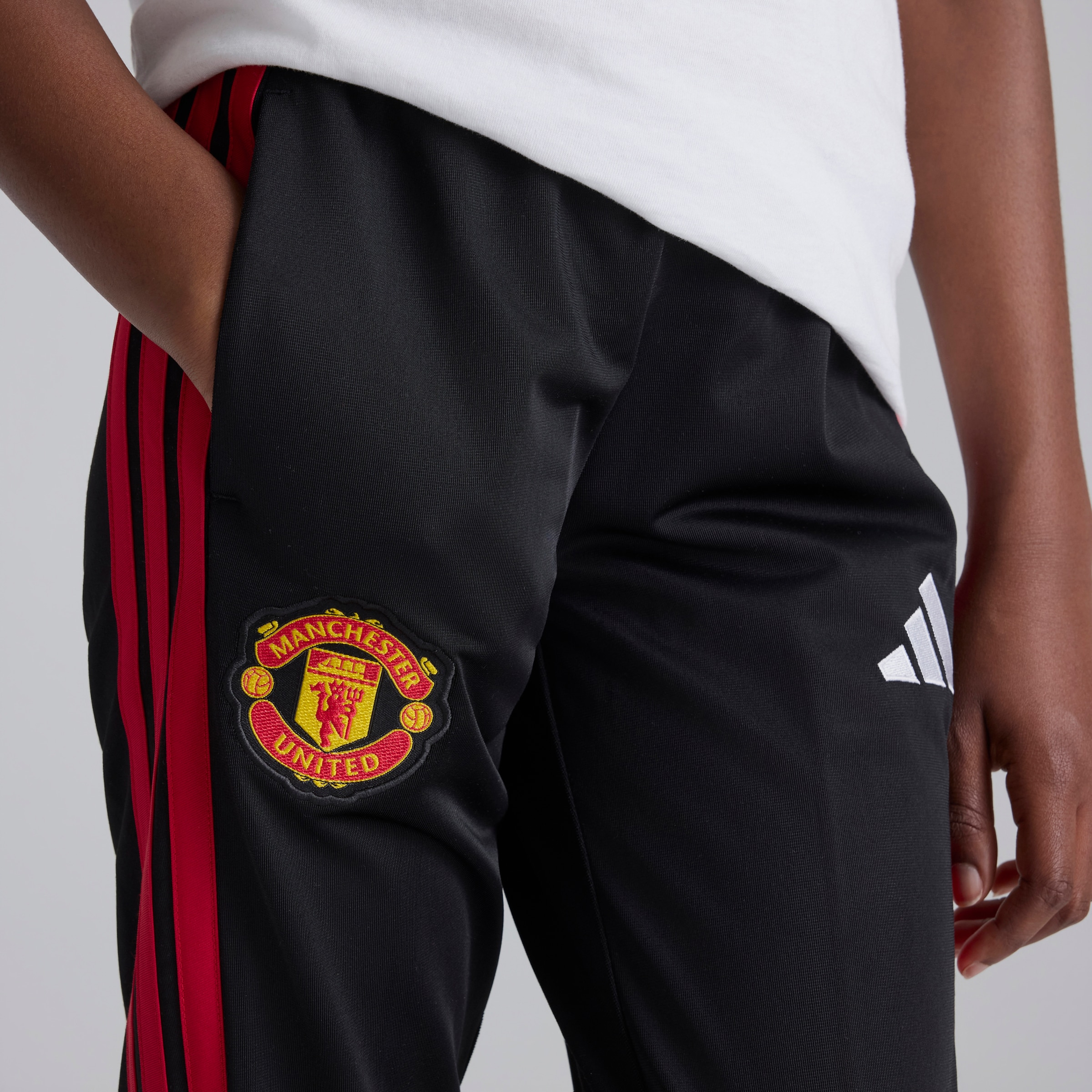 Manchester United x adidas Kids DNA Tracksuit Red Red Detail [6-6]