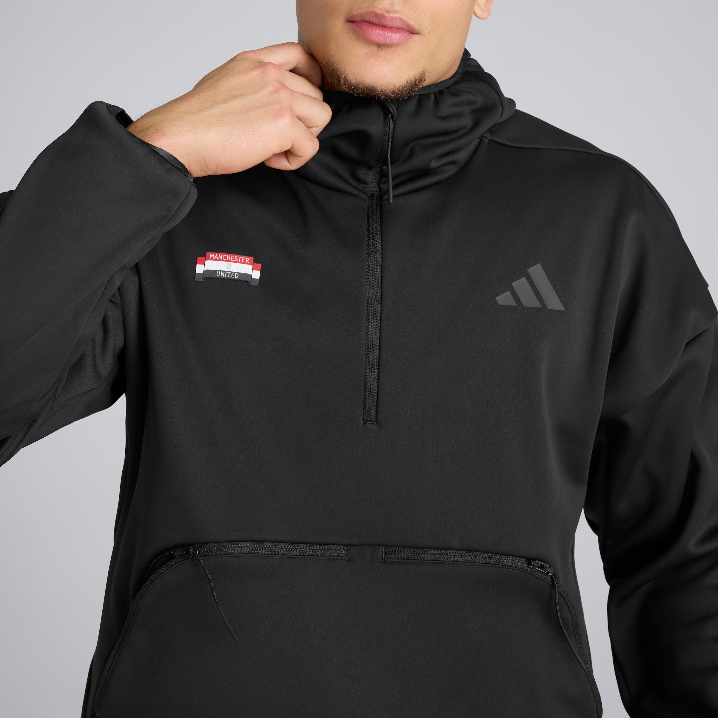 Manchester United x adidas City Tech Softshell 1/2-Zip Hoodie Black Noir Détail [4-6]
