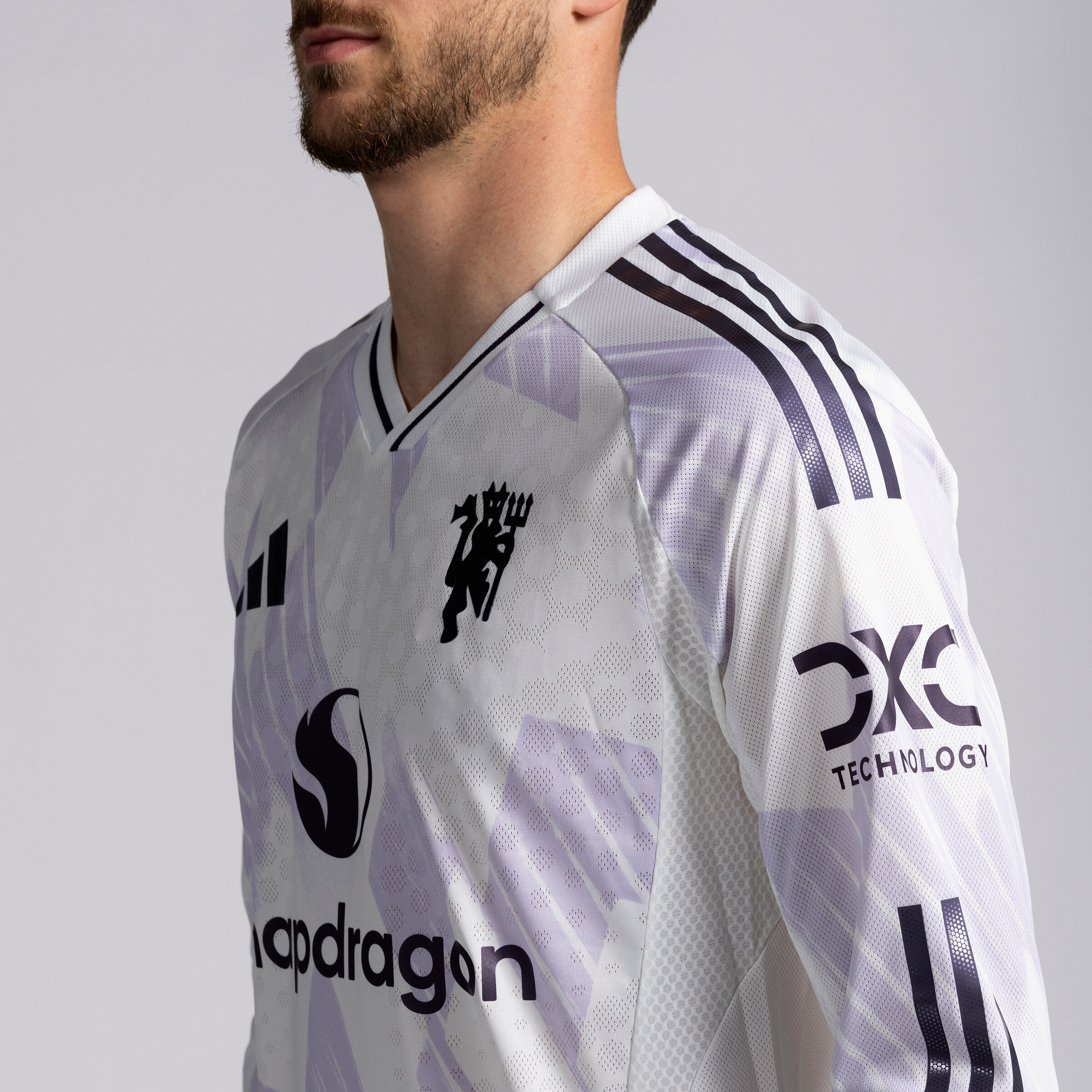 Manchester United 25/26 Long Sleeve Away Authentic Jersey Blanc Détail [4-5]