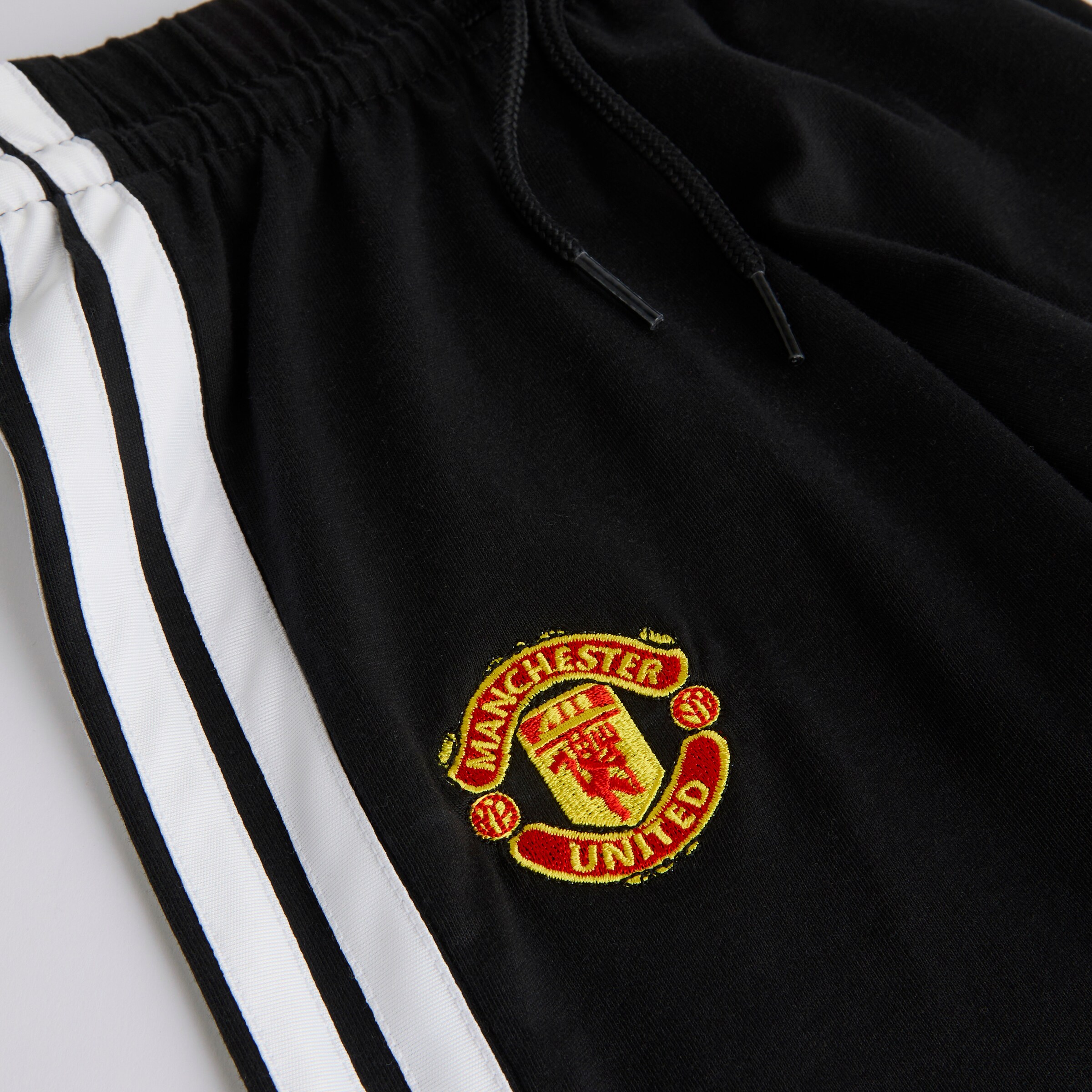 Manchester United x adidas Little Kids Essentials T-Shirt Set White/Black Blanc Détail [4-4]