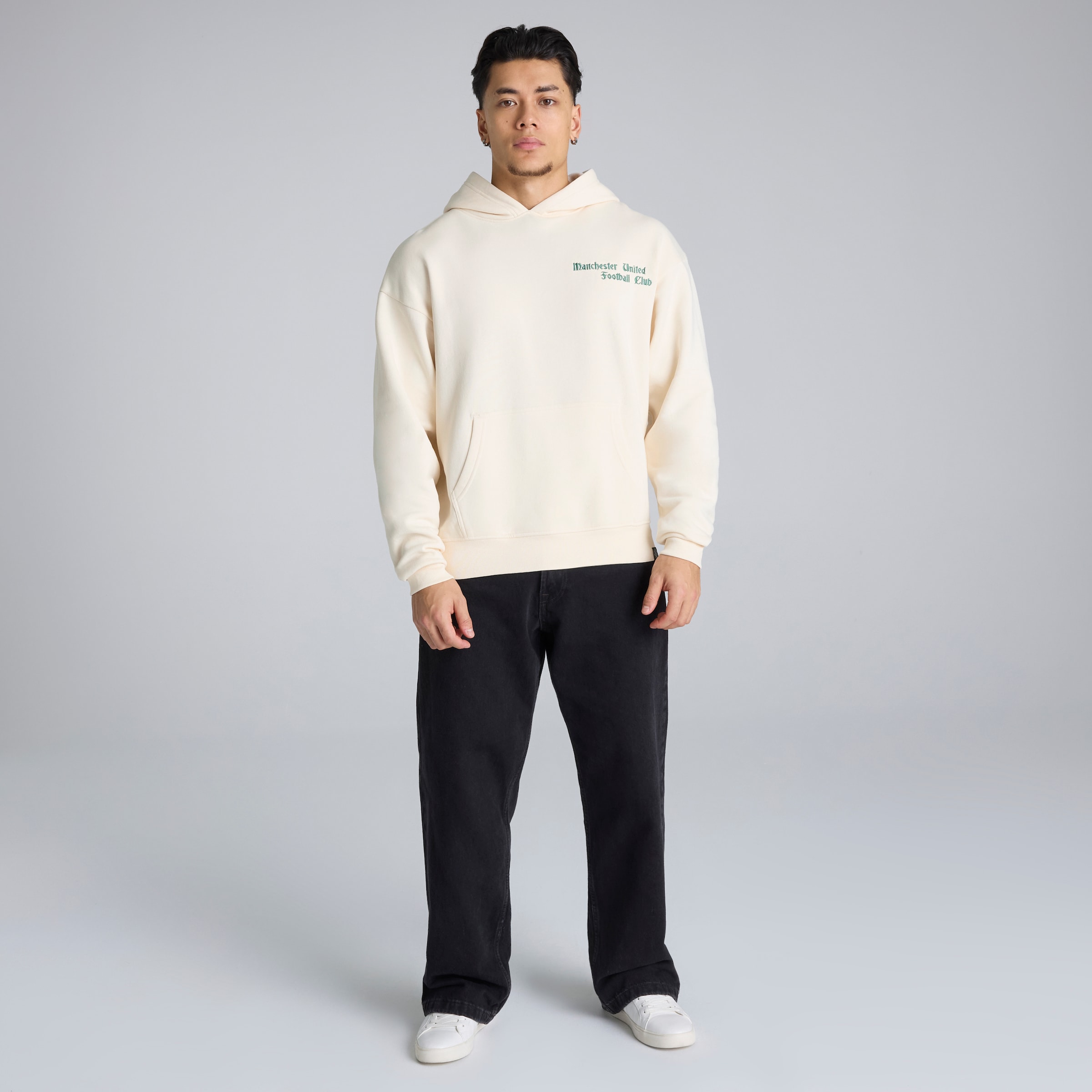 Manchester United Archive Overhead Hoodie Cream Beige Detail [3-6]