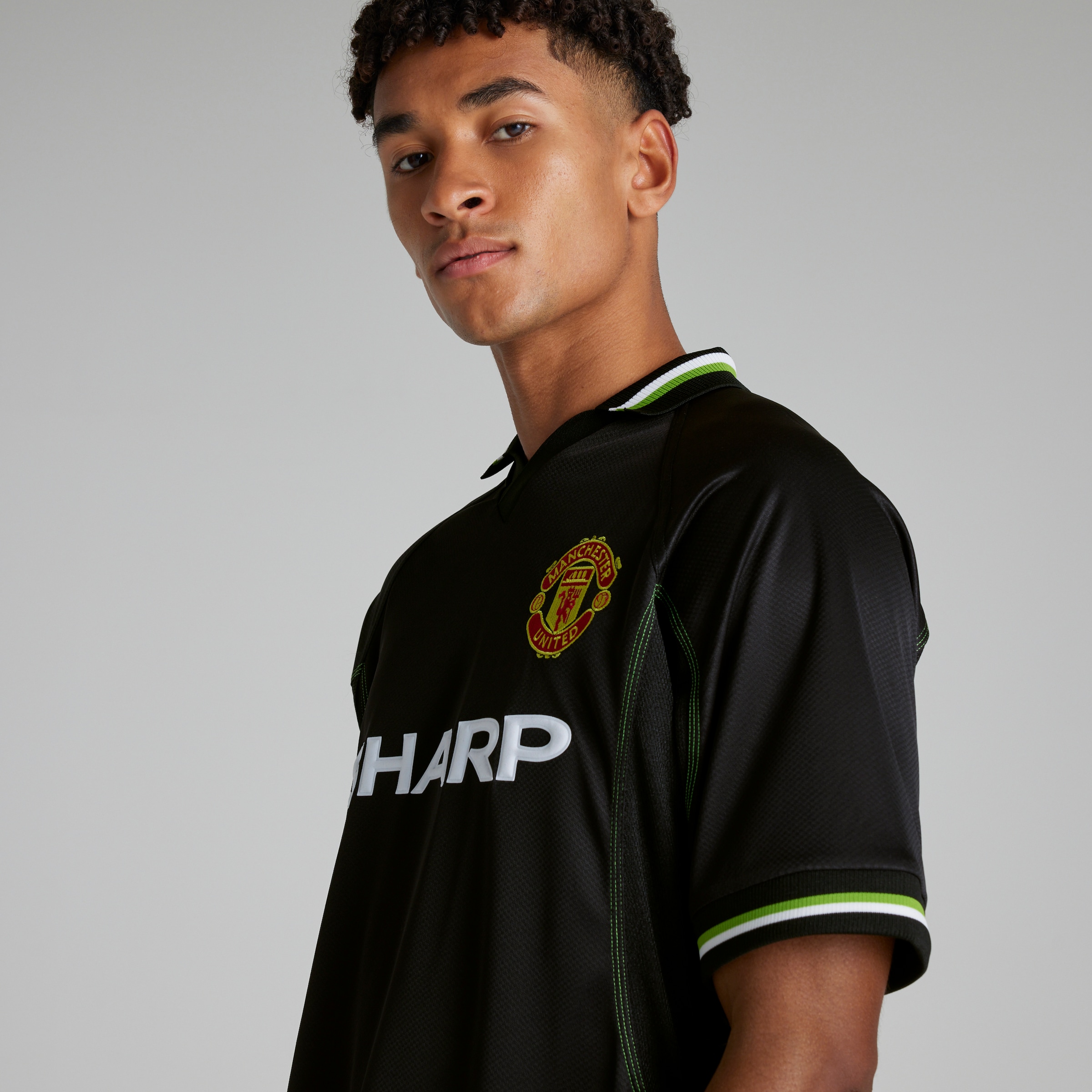 Buy Manchester United 1998-99 Third Shirt Black | Manchester