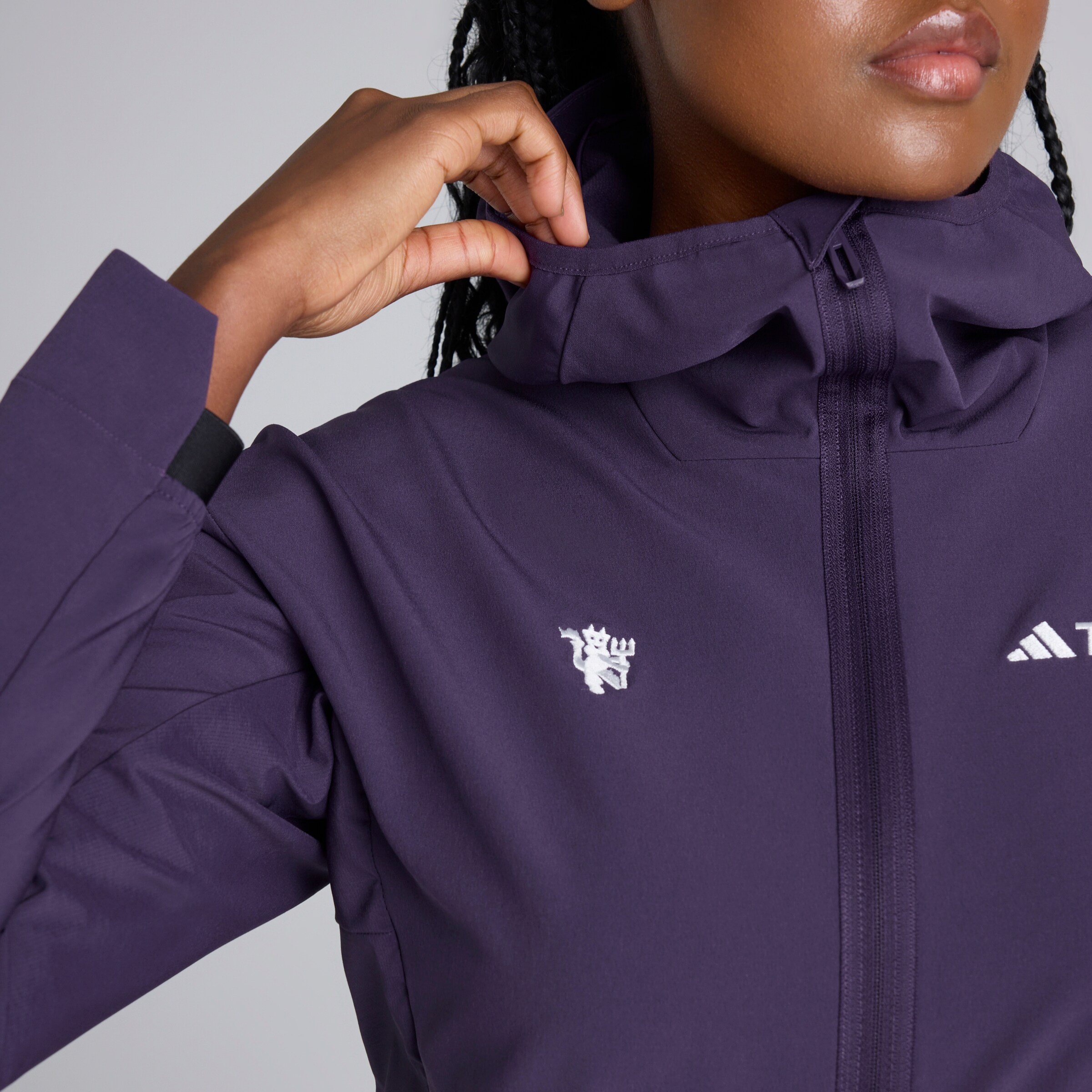 Manchester United x adidas Womens Terrex Multi Softshell Jacket Purple Violet Détail [6-6]