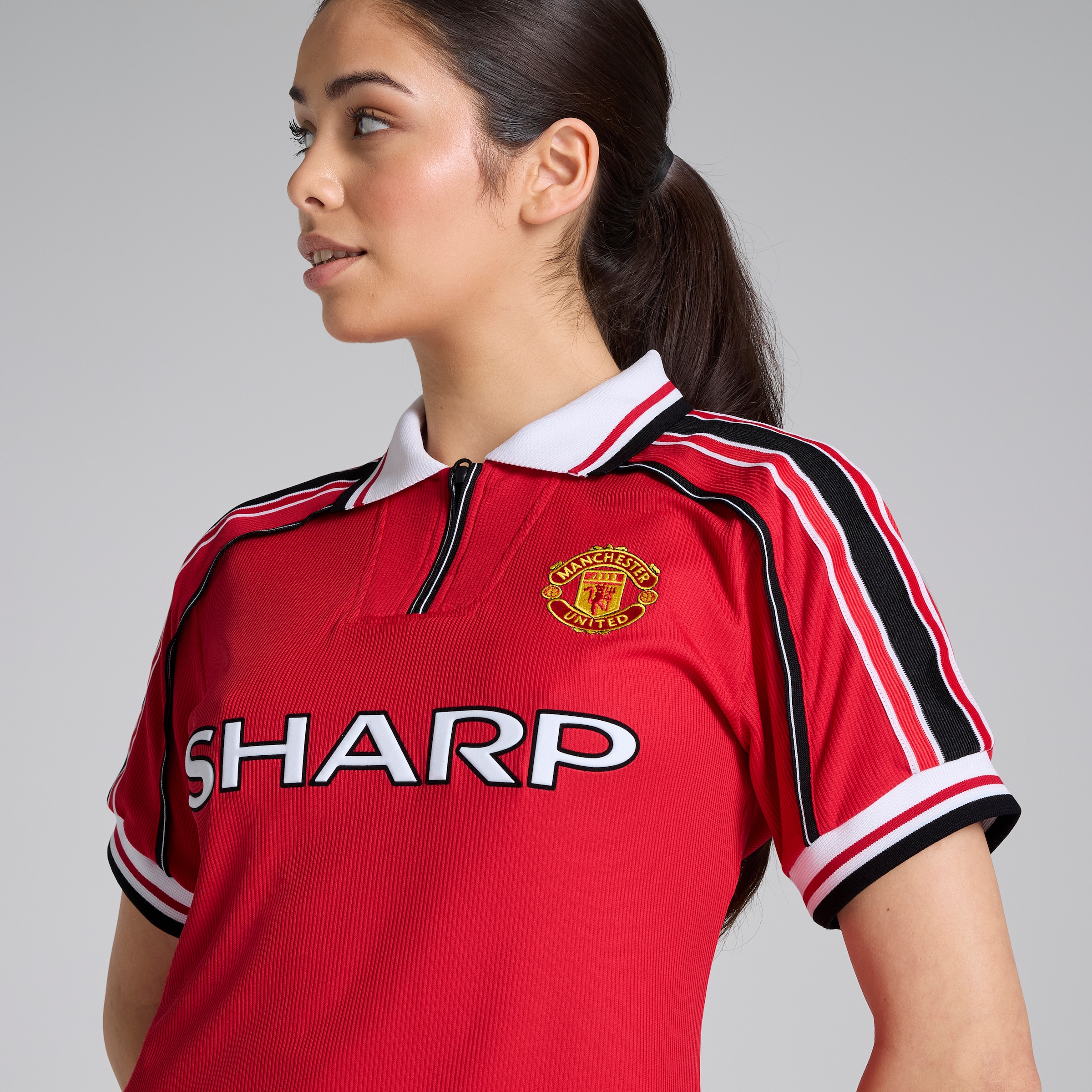 Manchester United Womens 1998/00 Retro Home Dress Red Red Detail [7-8]