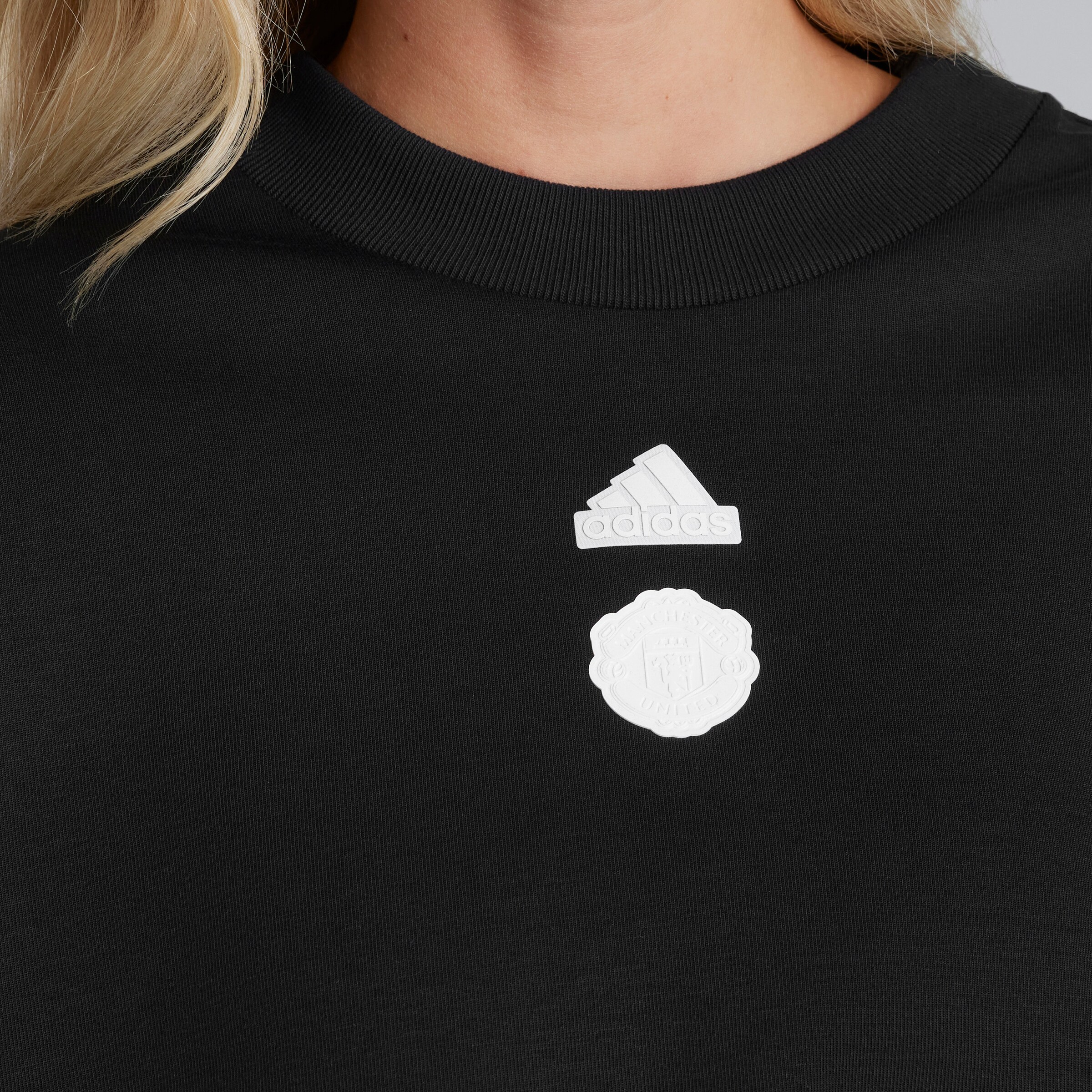 Manchester United x adidas Womens Future Icons 3-Stripes Sweatshirt Black Black Detail [4-5]