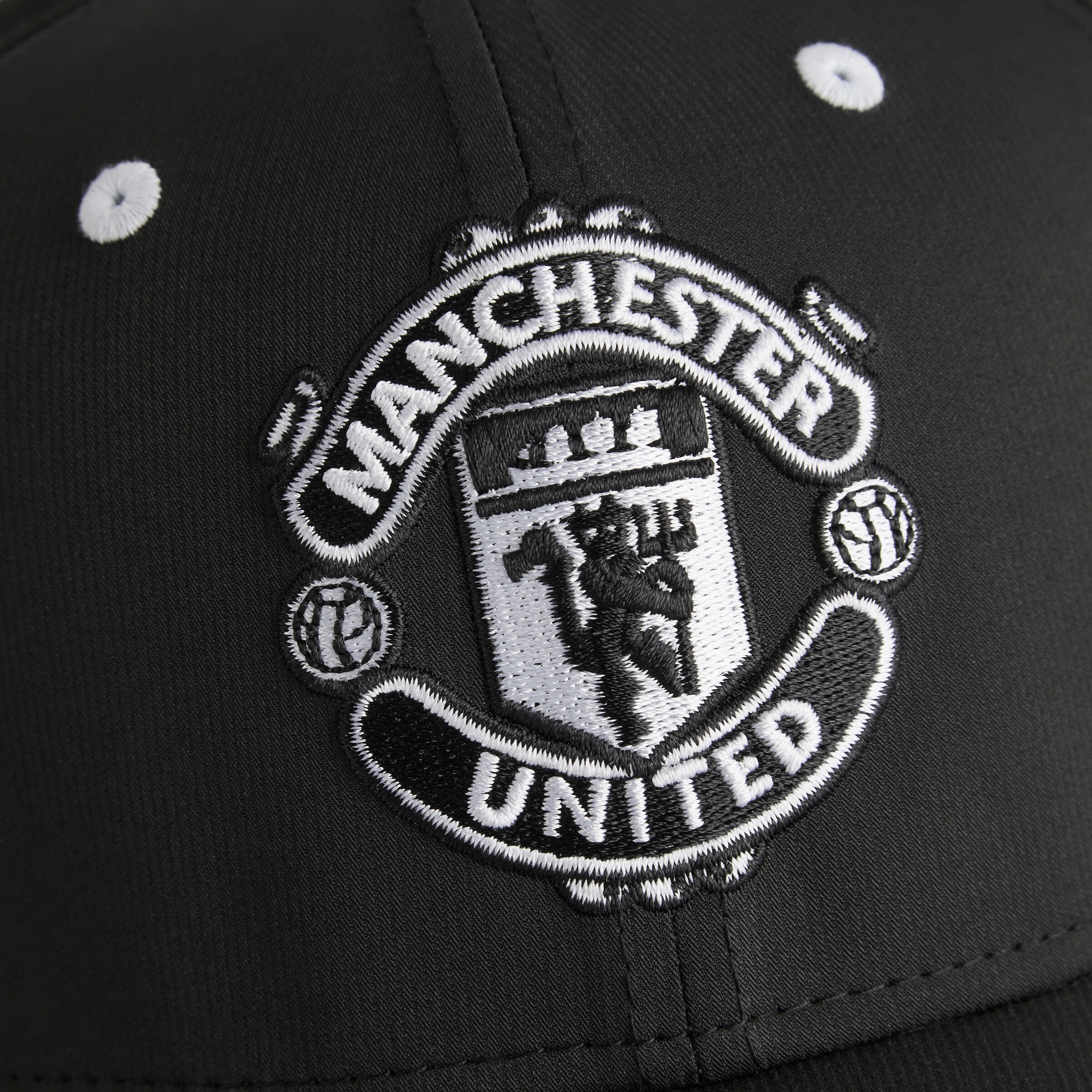 Manchester United x New Era Crest Recycled 9Seventy Cap Black Black Detail [5-5]