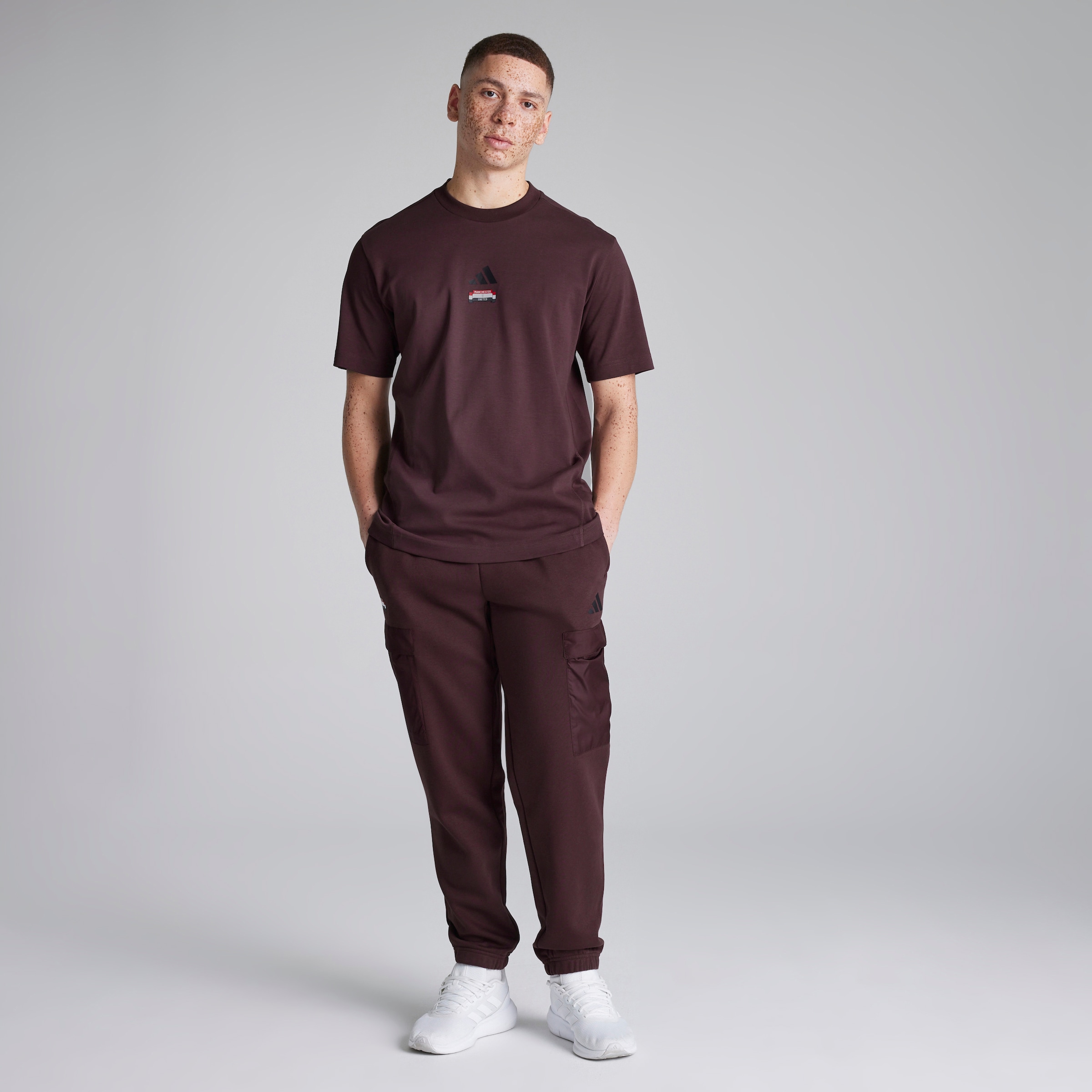 Manchester United x adidas City Escape T-Shirt Red Red Detail [3-5]