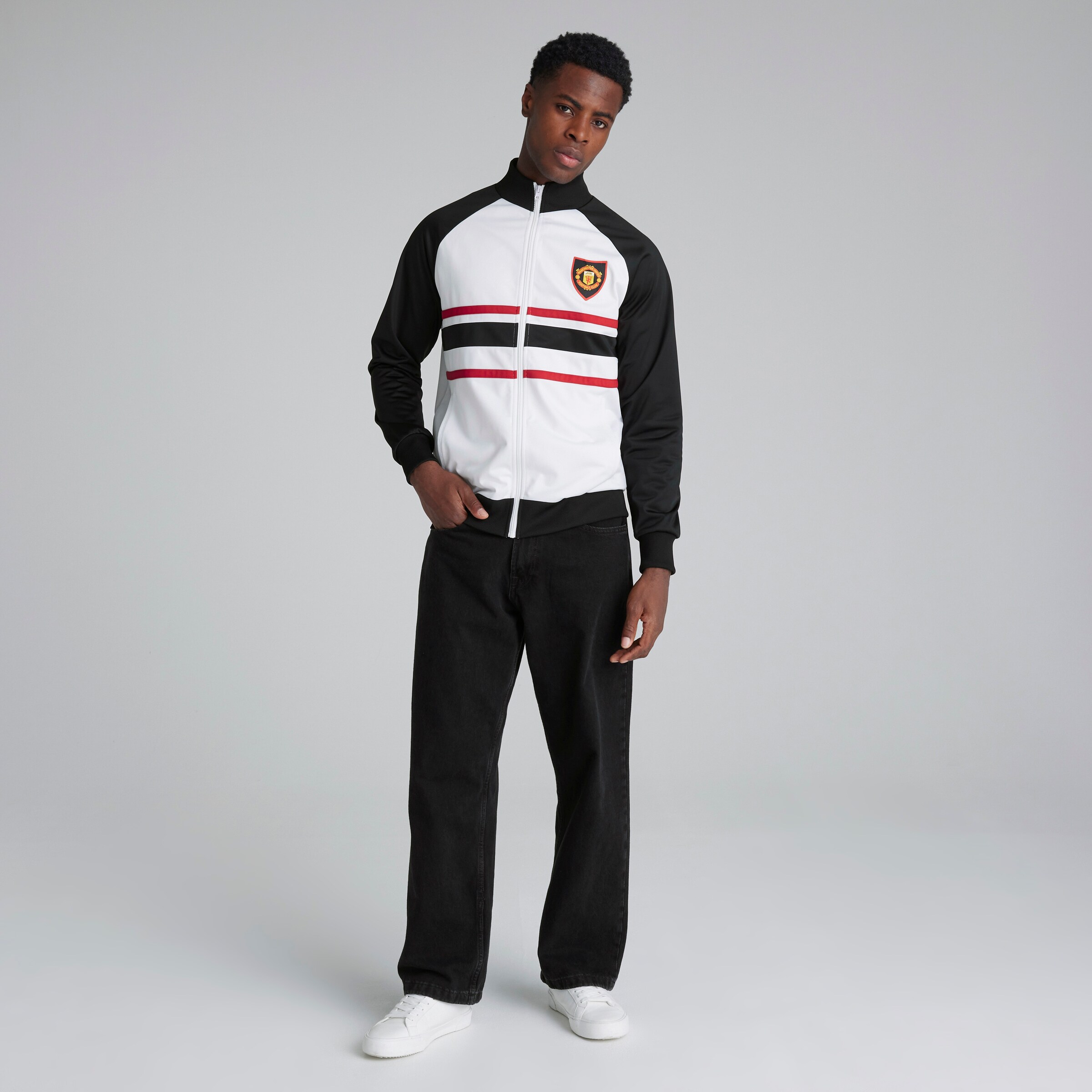 Manchester United 1999 Away Inspired Full-Zip Track Jacket White Detail [3-5]