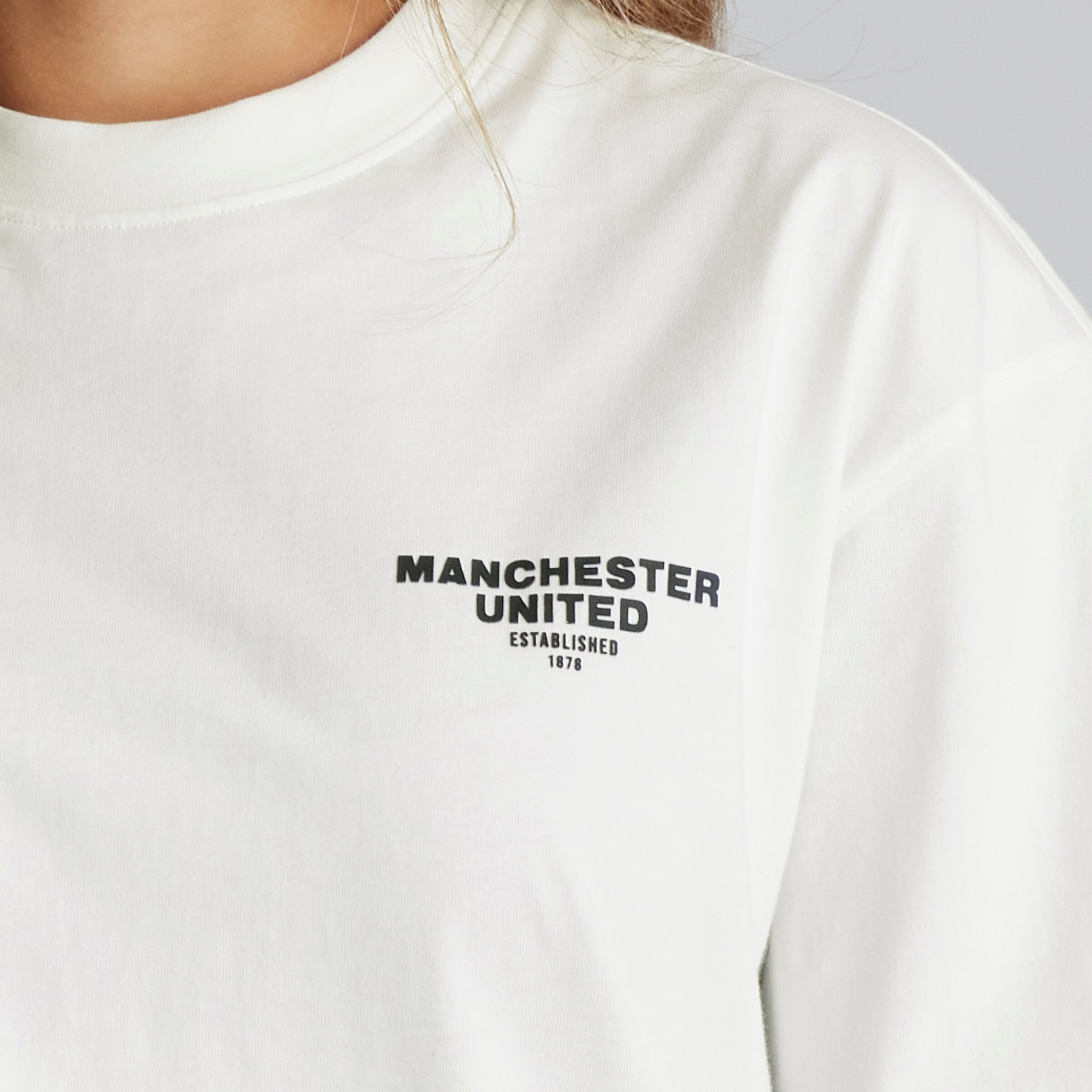 Manchester United Womens Back Print T-Shirt Cream Détail [4-7]