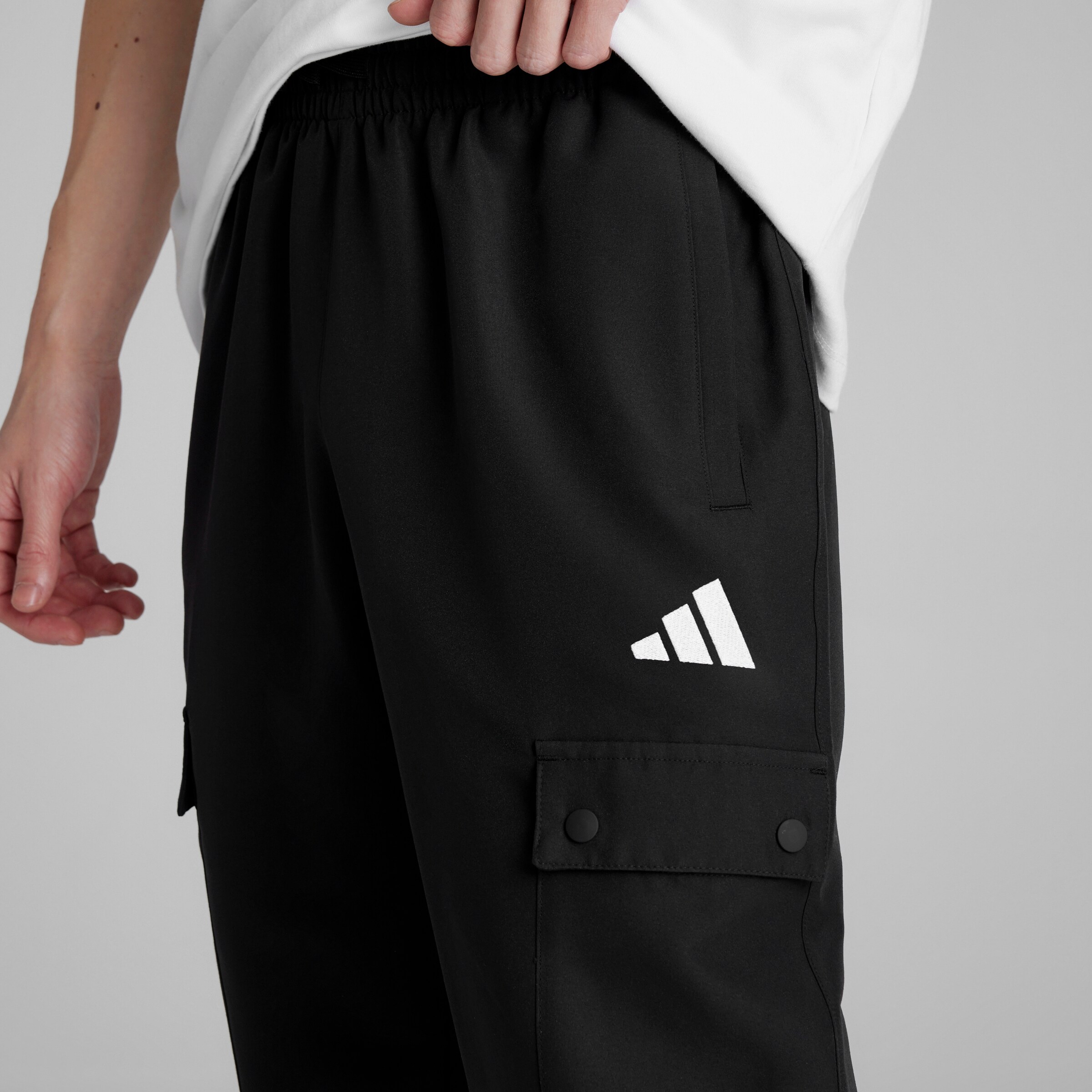 Manchester United x adidas Essentials Woven Cargo Tracksuit Black Black Detail [4-5]