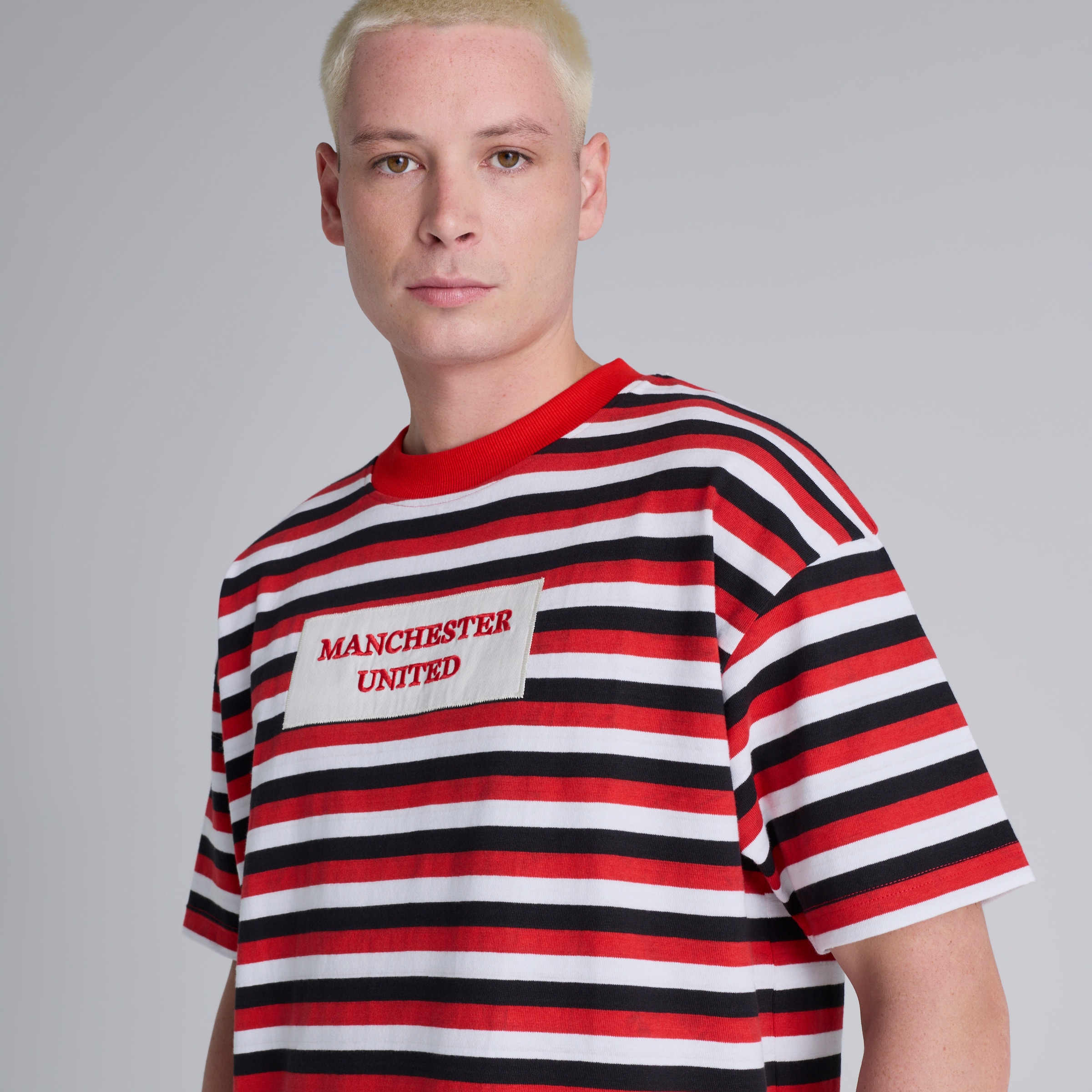 Manchester United Club Colours Stripe T-Shirt Red Rouge Détail [5-5]